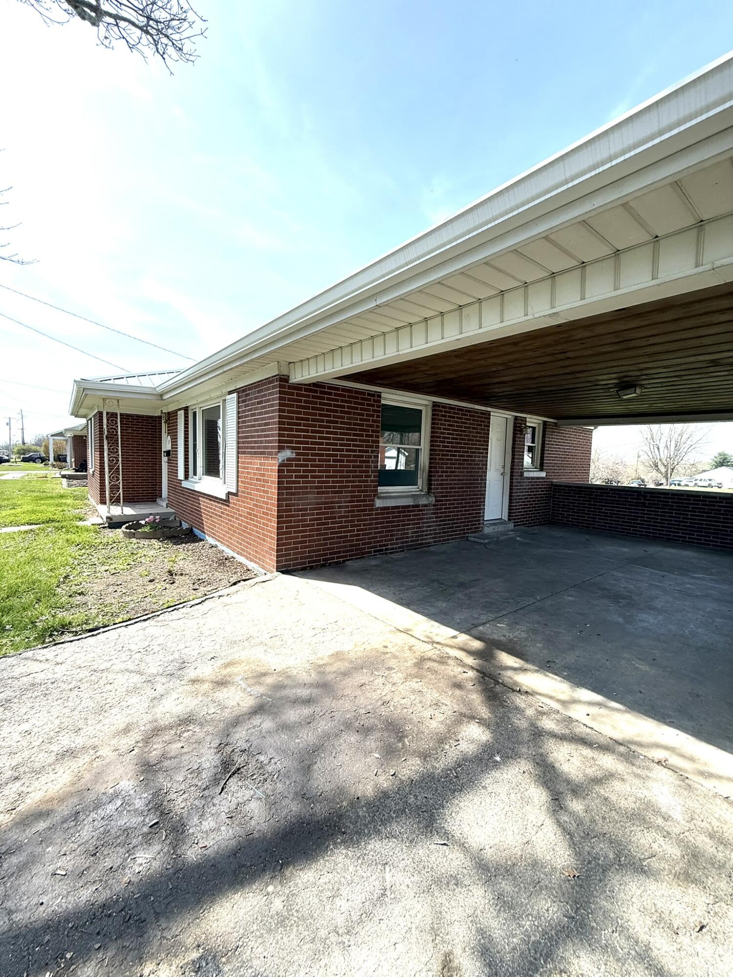 125 Colony Road Property Photo 4