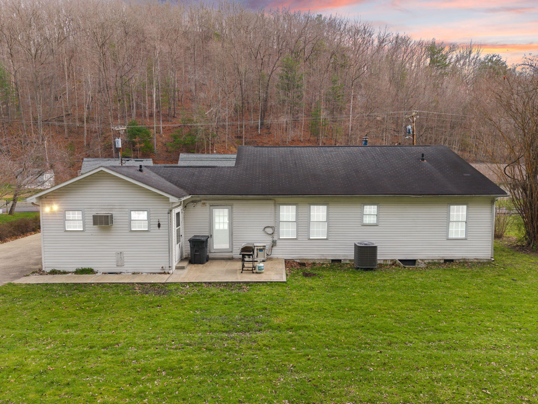 703 Knapp Avenue Property Photo 6