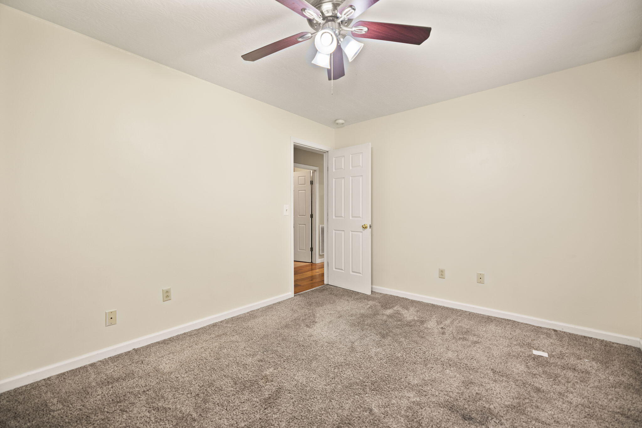 703 Knapp Avenue Property Photo 36