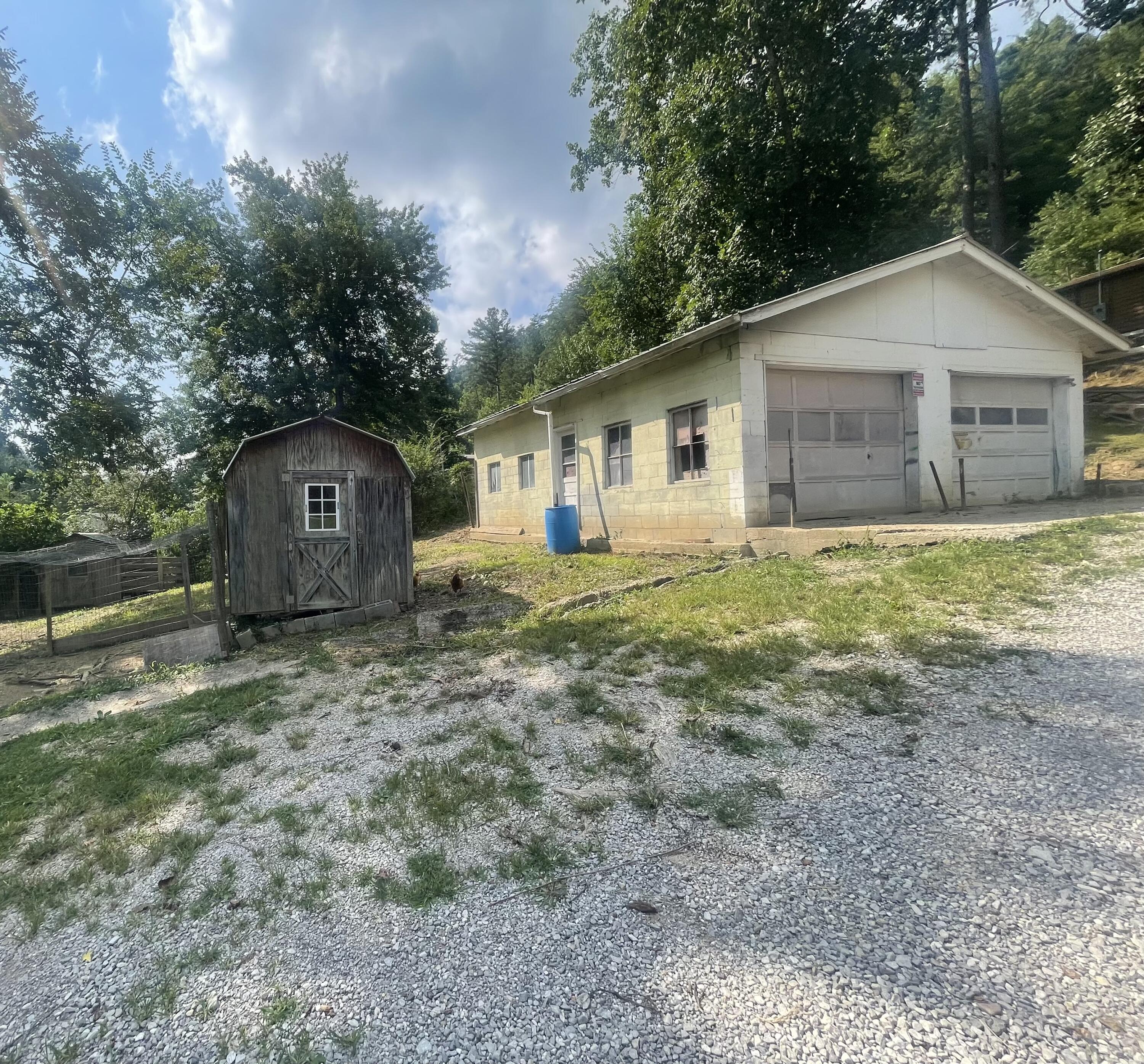 912 S Ky 3438 Property Photo 16