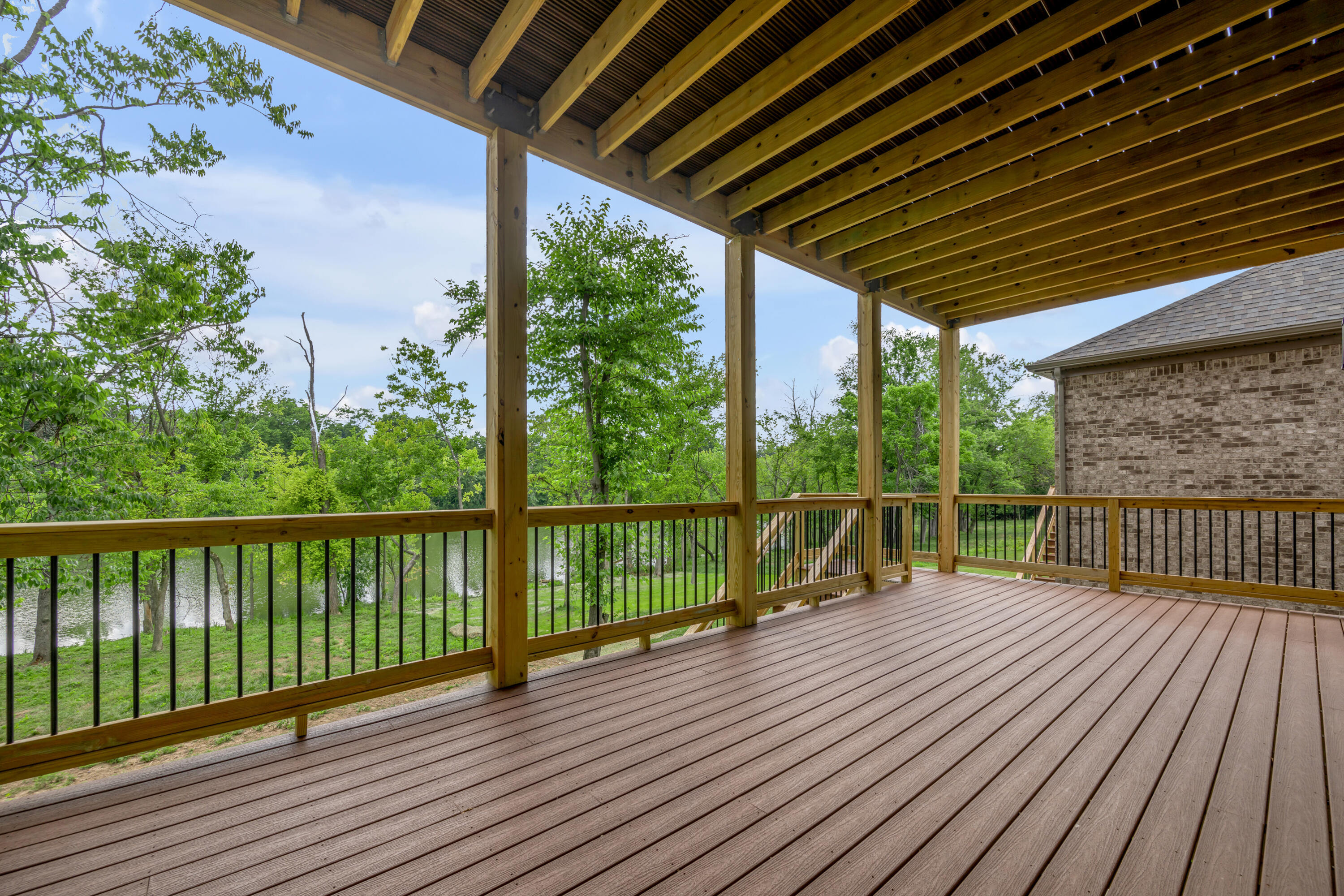 761 Shady Cove Property Photo 2