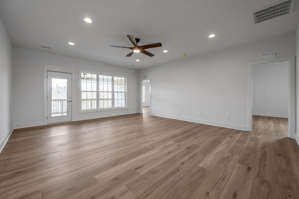 753 Shady Cove Property Photo 16
