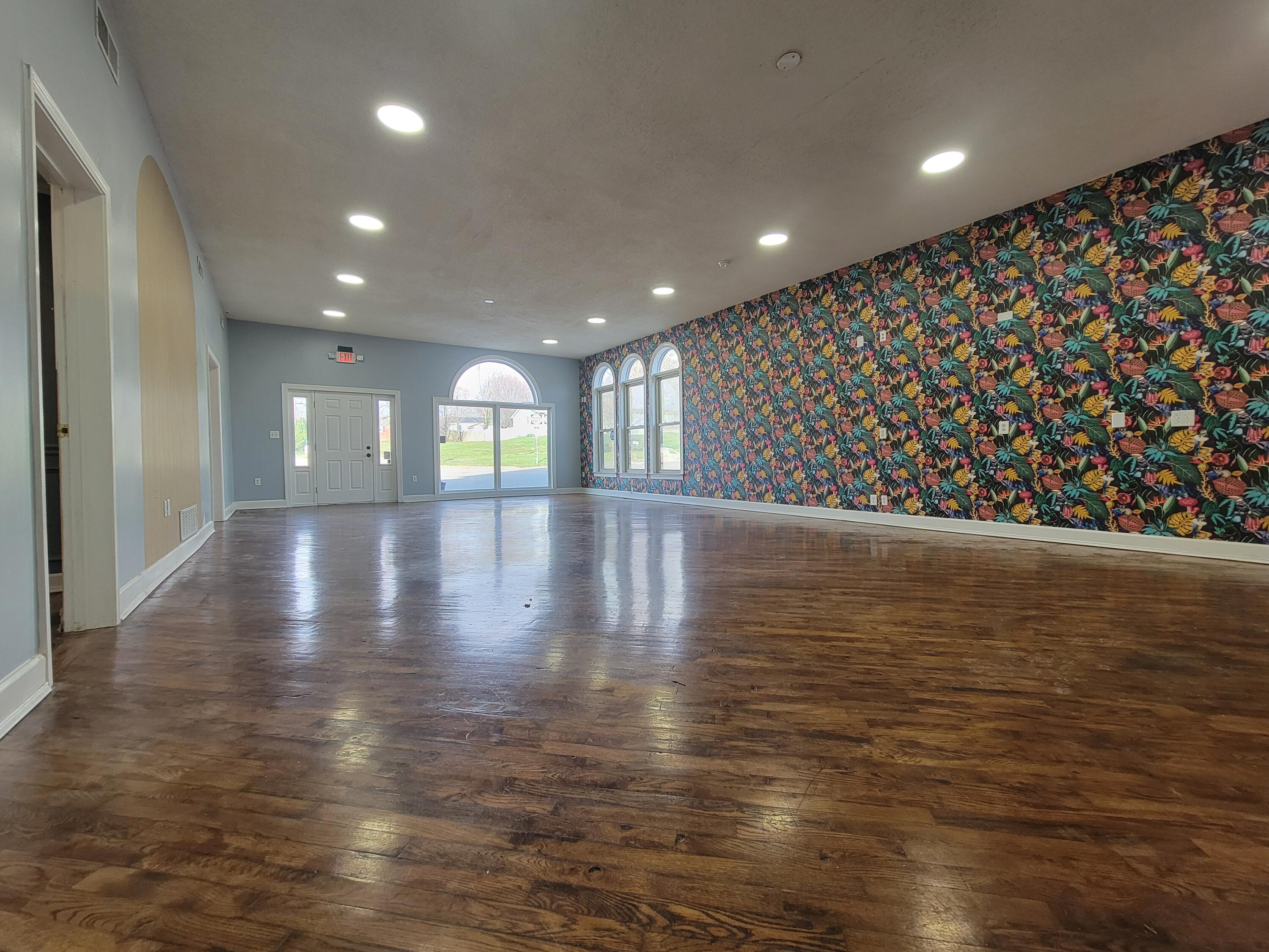 3364 Main Street Property Photo 5