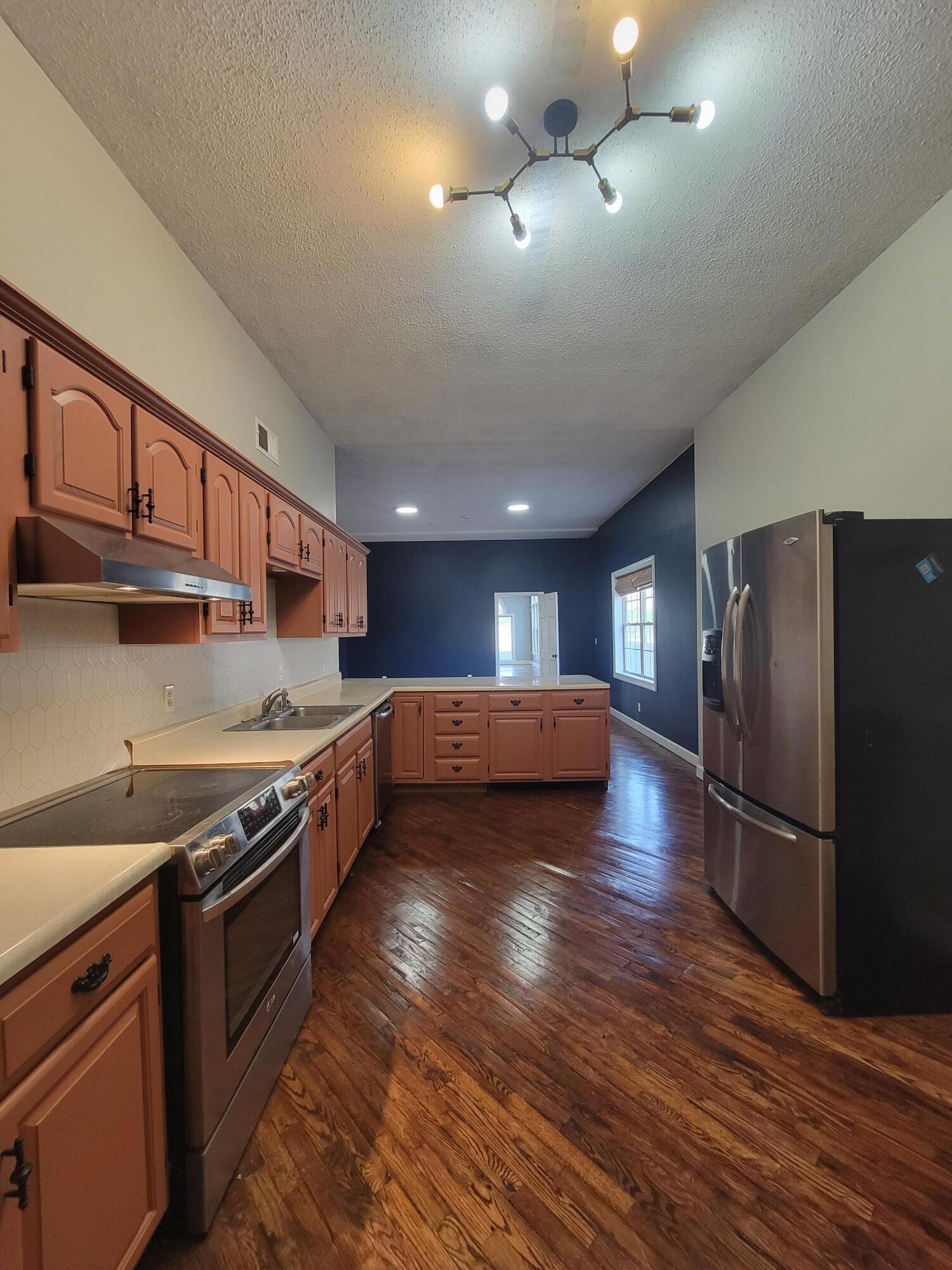 3364 Main Street Property Photo 9