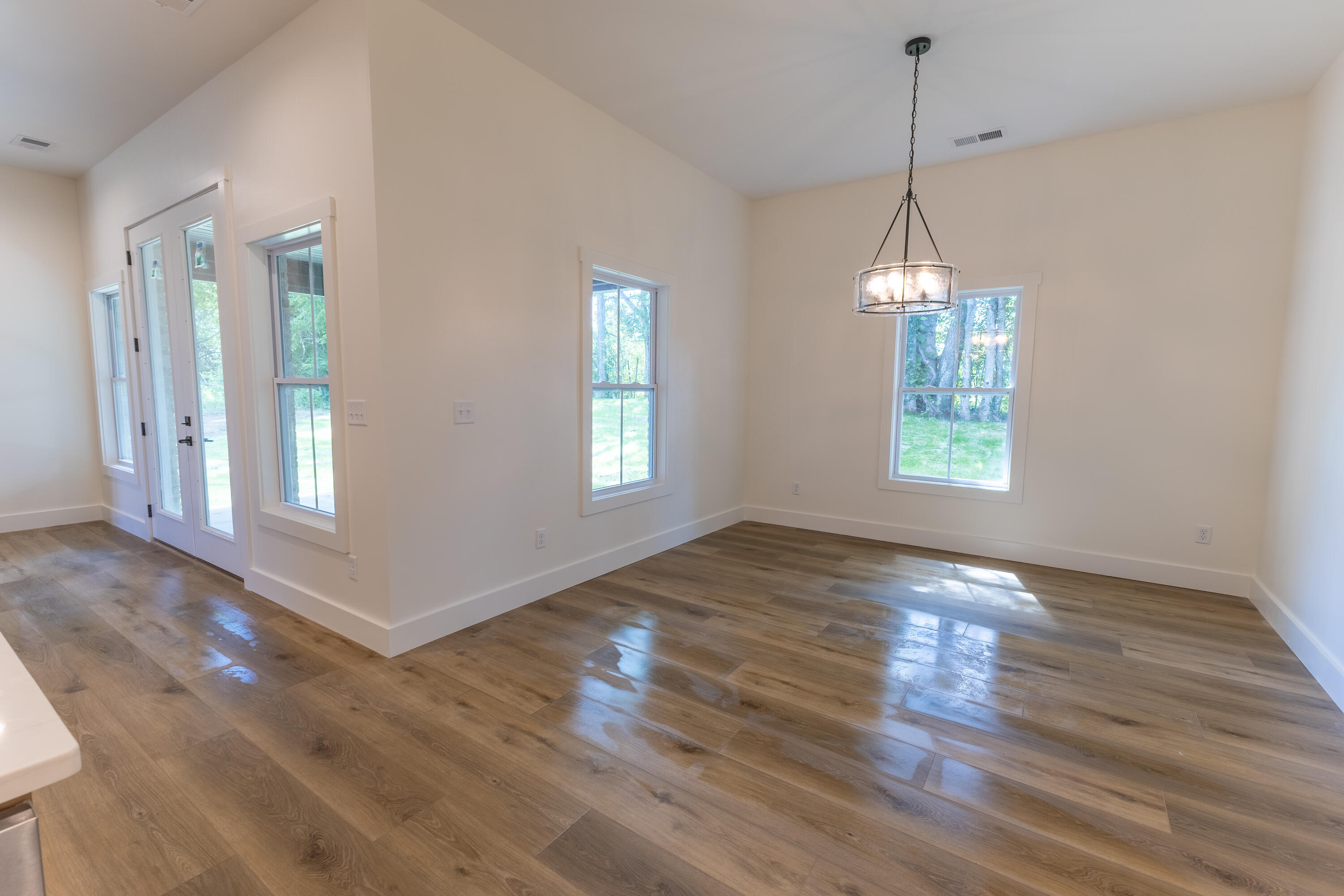 213 Wiley Way Property Photo 6