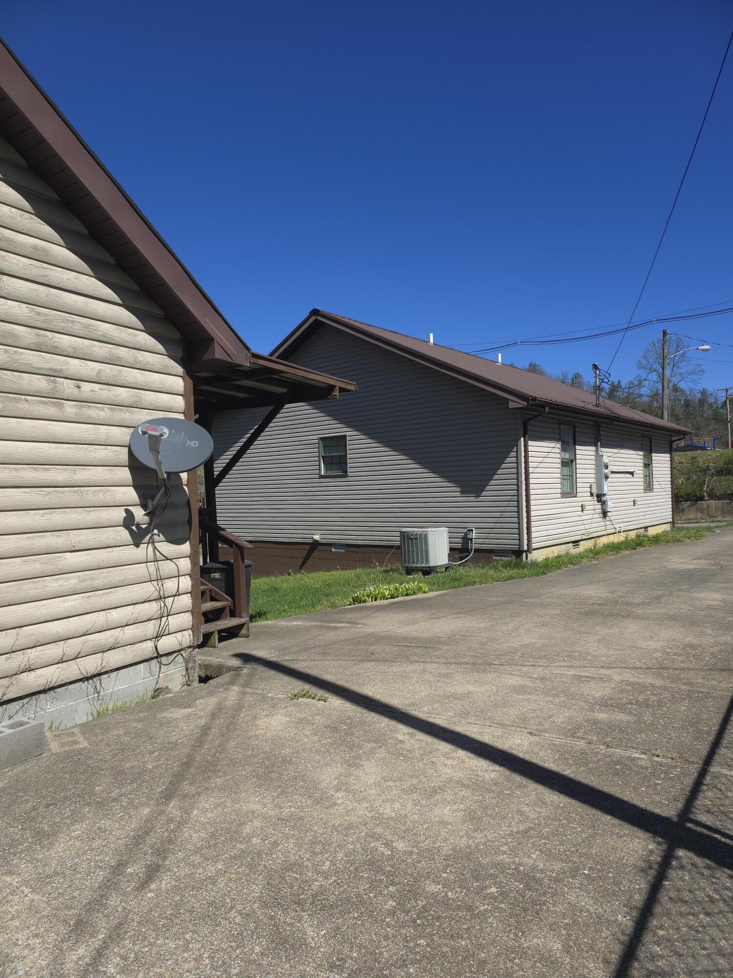 217 & 219 Elizabeth Drive 217 219 A-b Property Photo 18