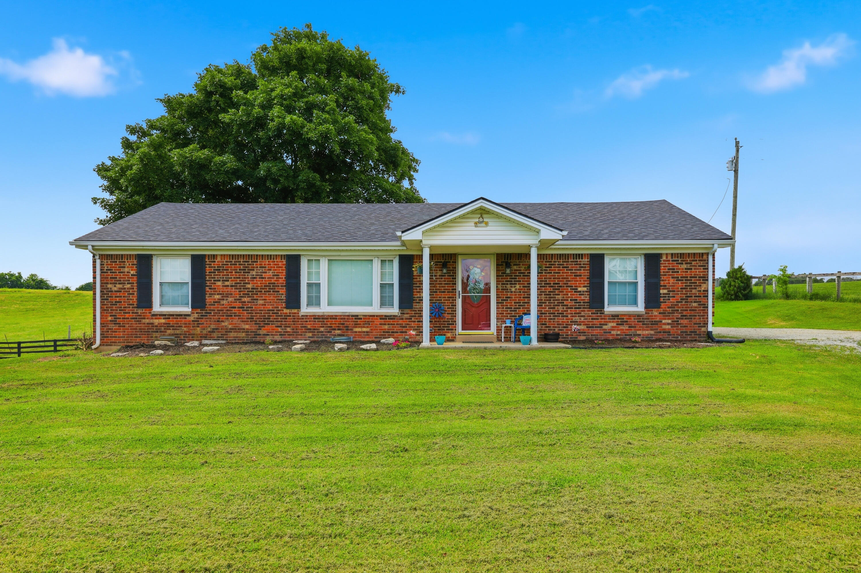325 Goodlett Road Property Photo 5