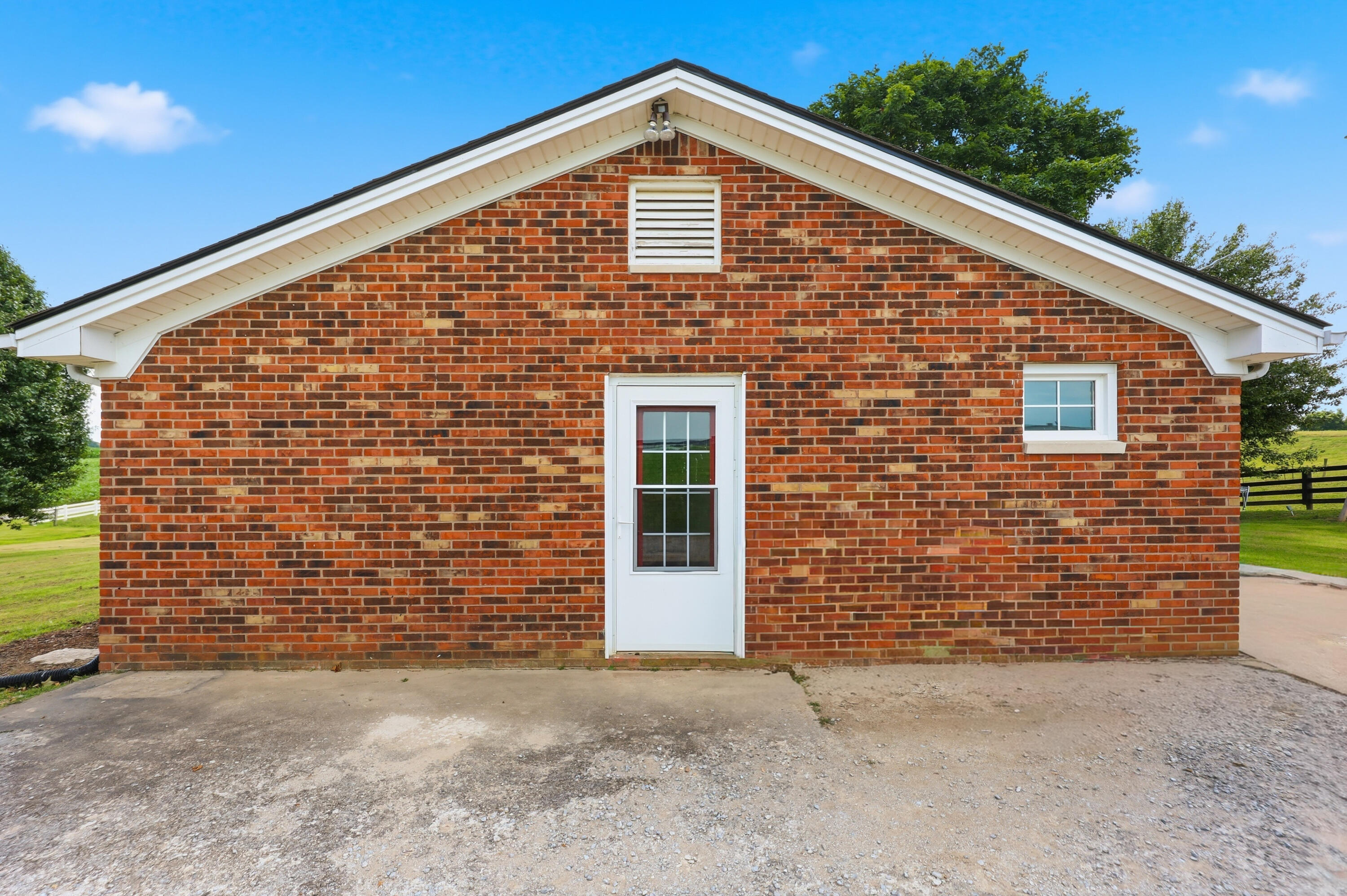 325 Goodlett Road Property Photo 10
