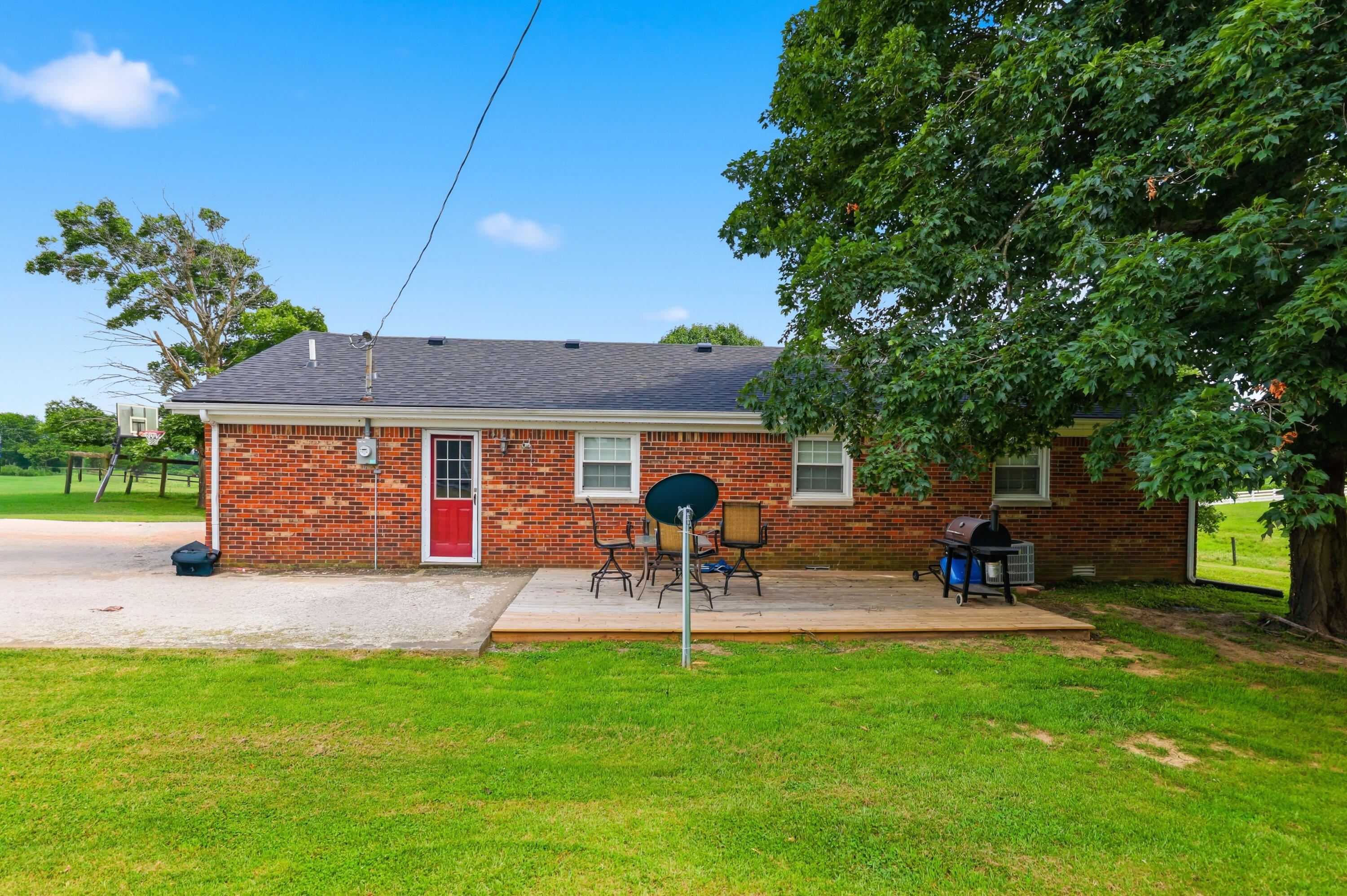 325 Goodlett Road Property Photo 11