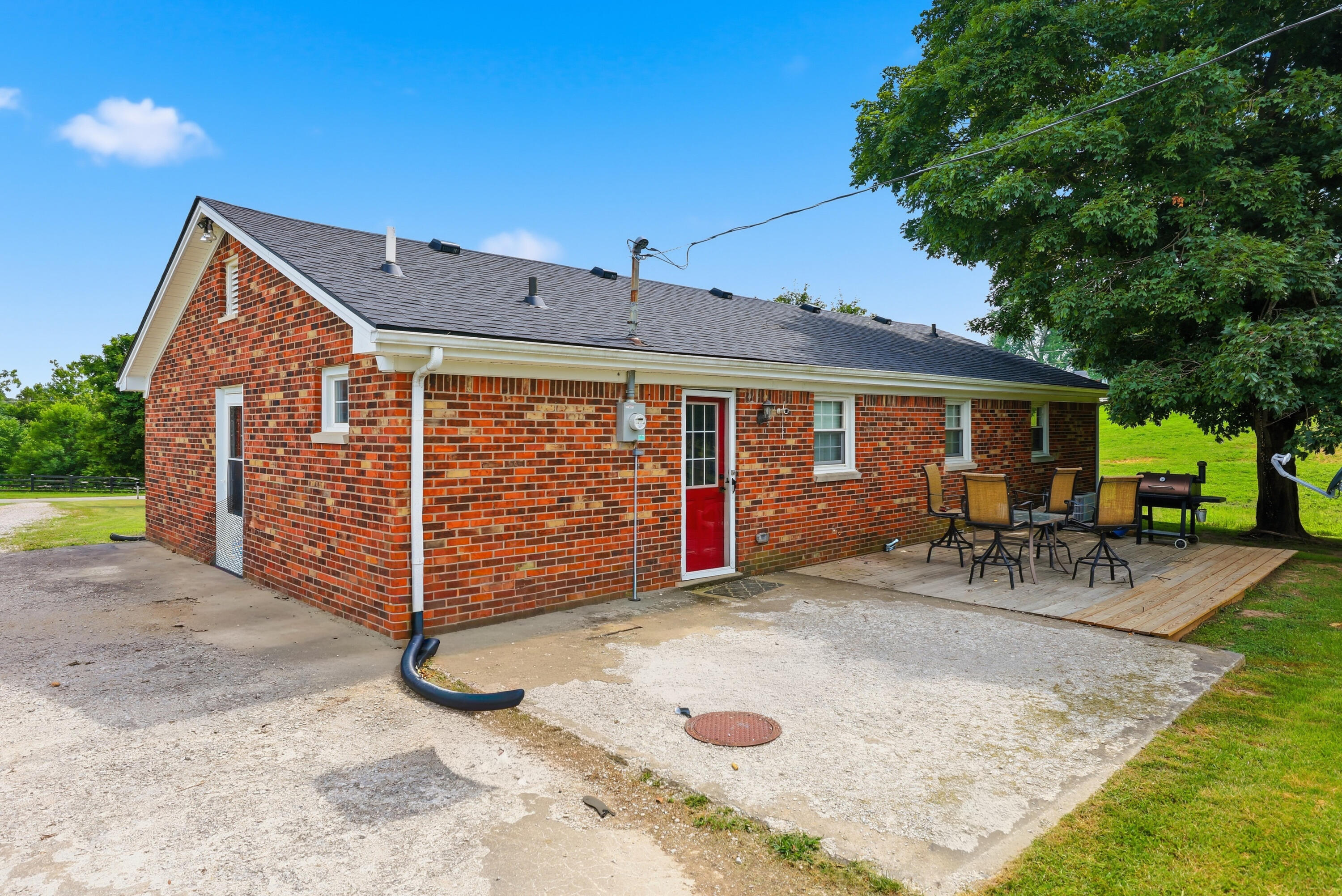 325 Goodlett Road Property Photo 12