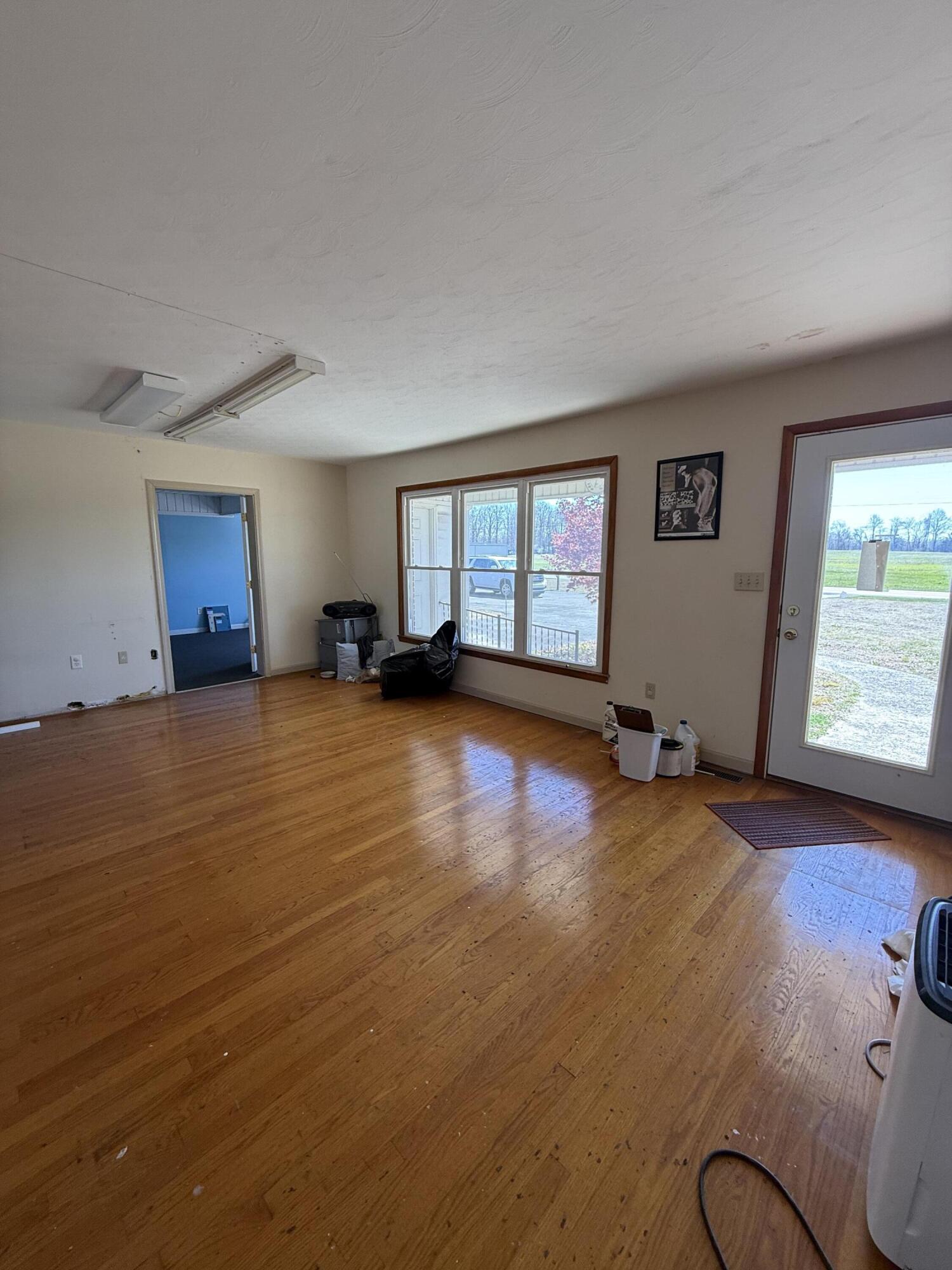 262 E Steve Wariner Drive Property Photo 4