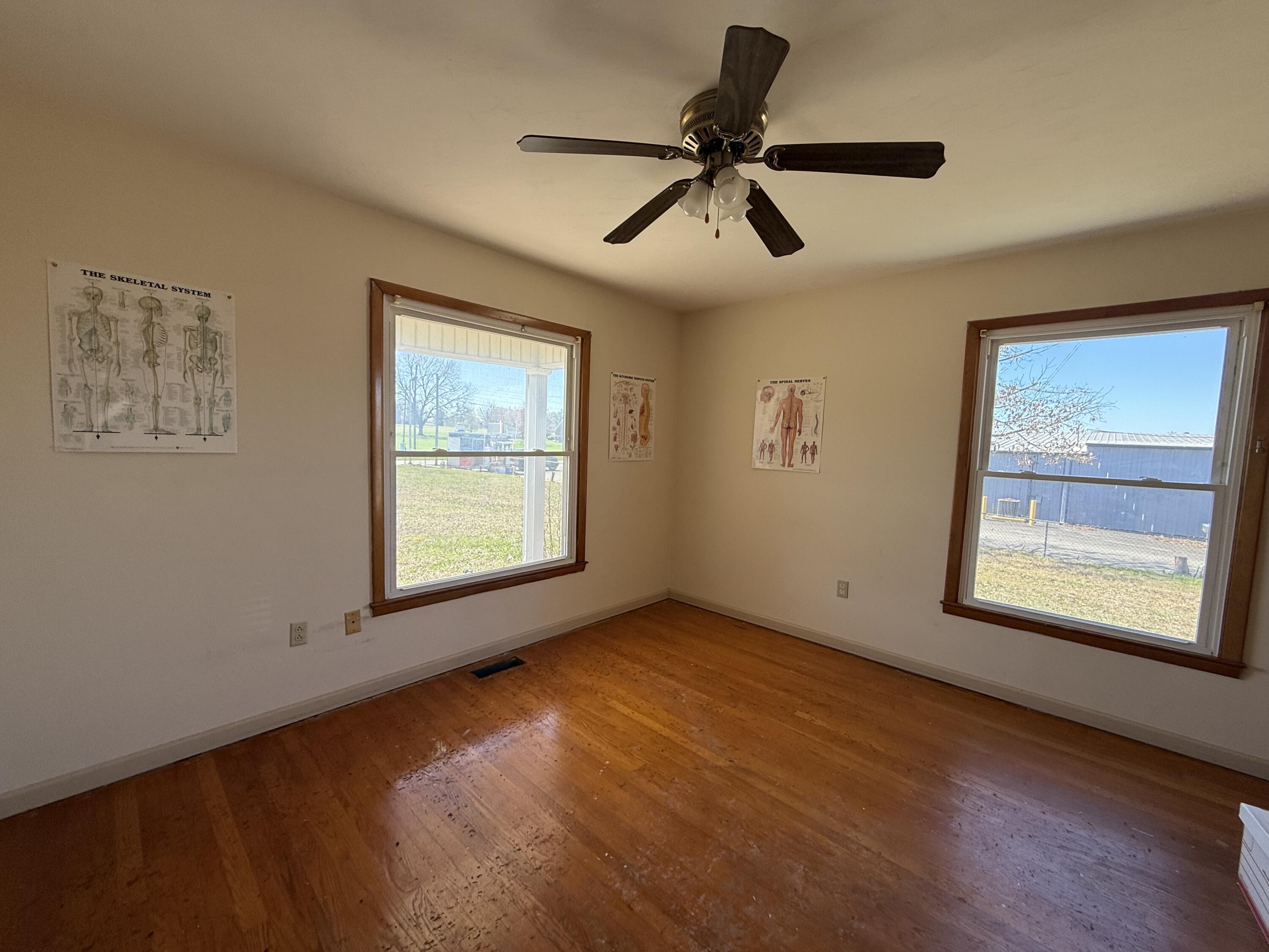 262 E Steve Wariner Drive Property Photo 10