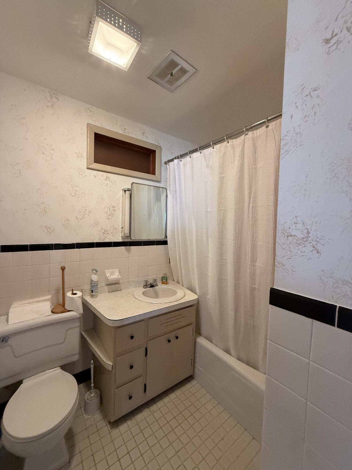 262 E Steve Wariner Drive Property Photo 11