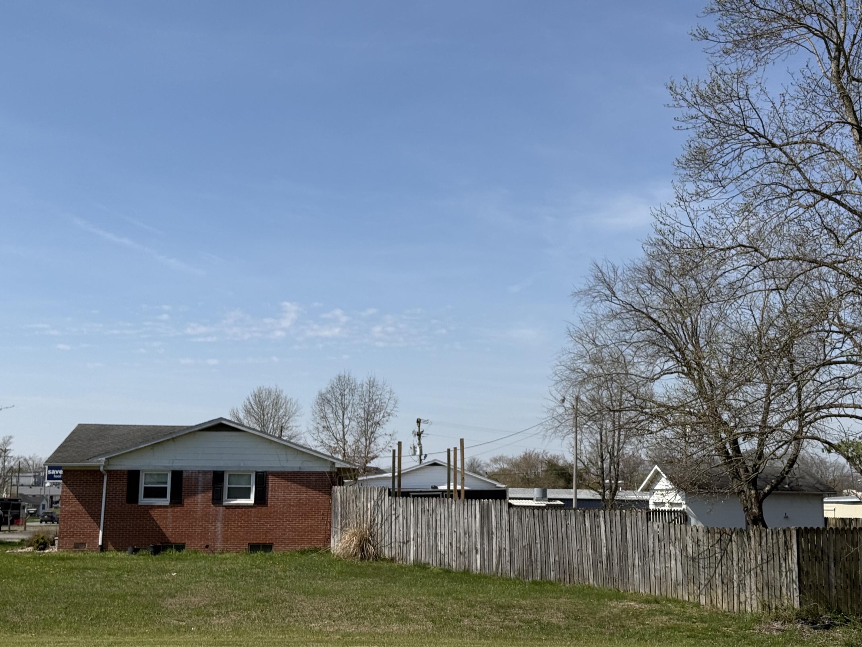 286 E Steve Wariner Drive Property Photo 4