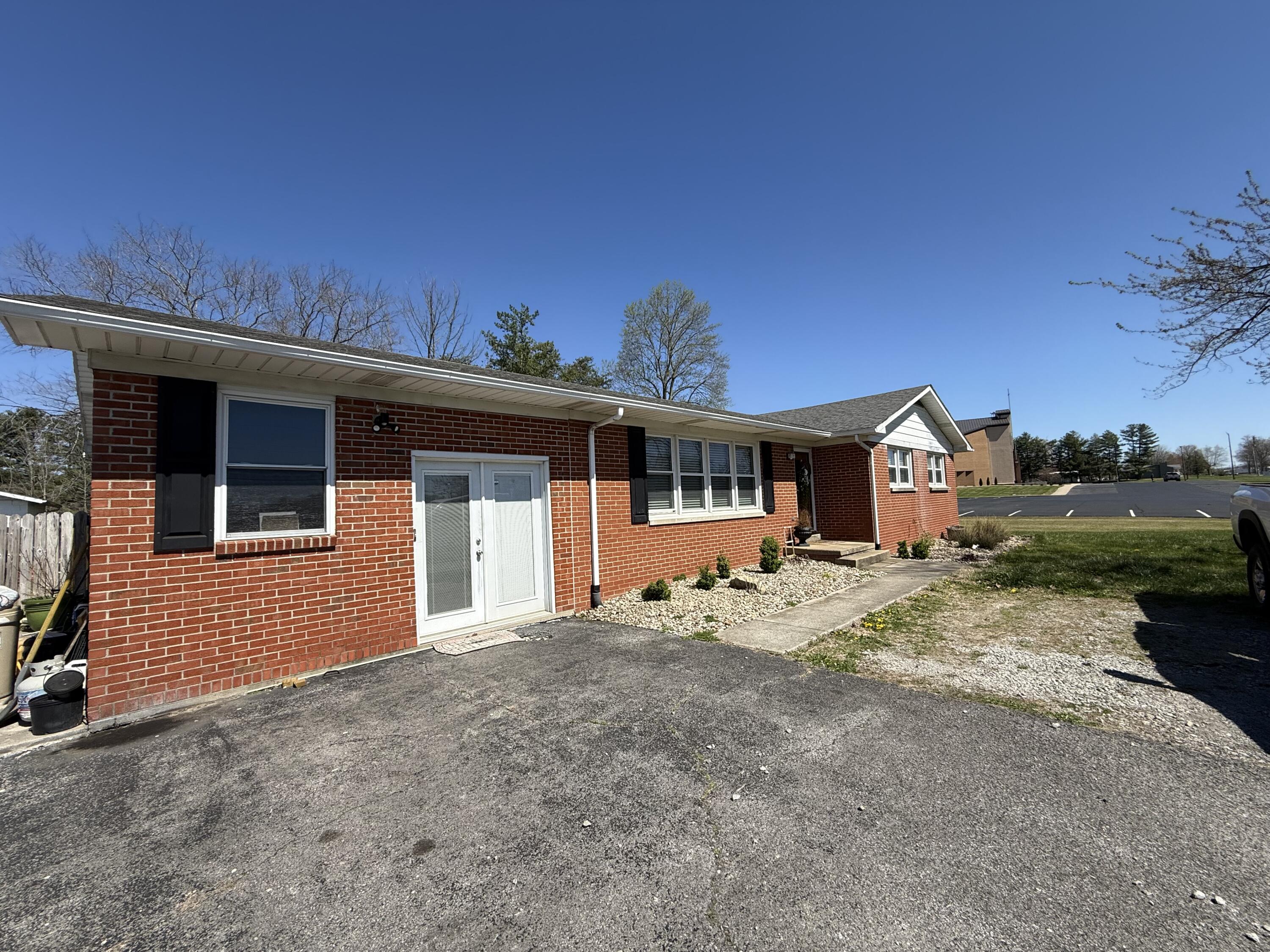 286 E Steve Wariner Drive Property Photo 5