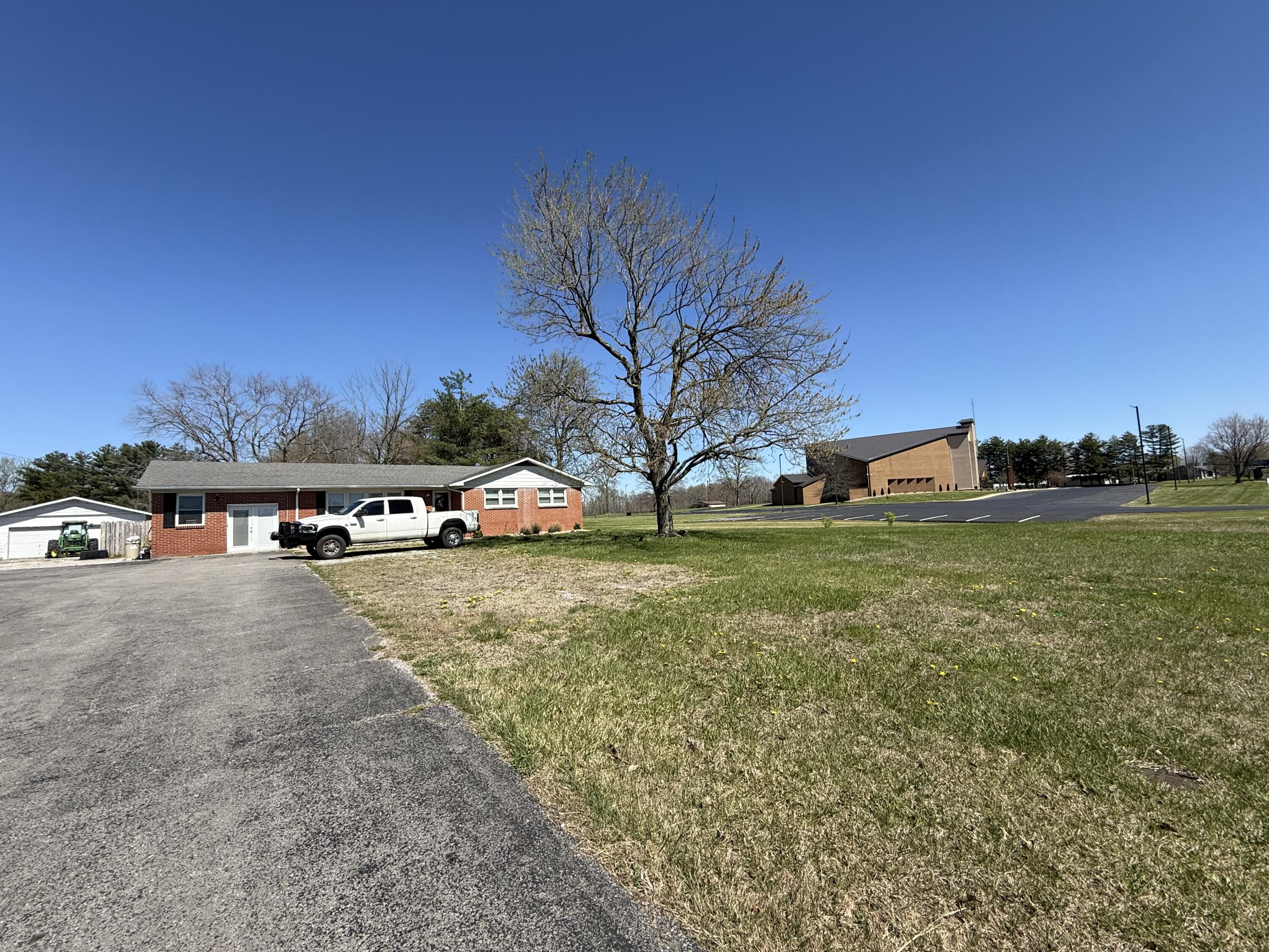 286 E Steve Wariner Drive Property Photo 6