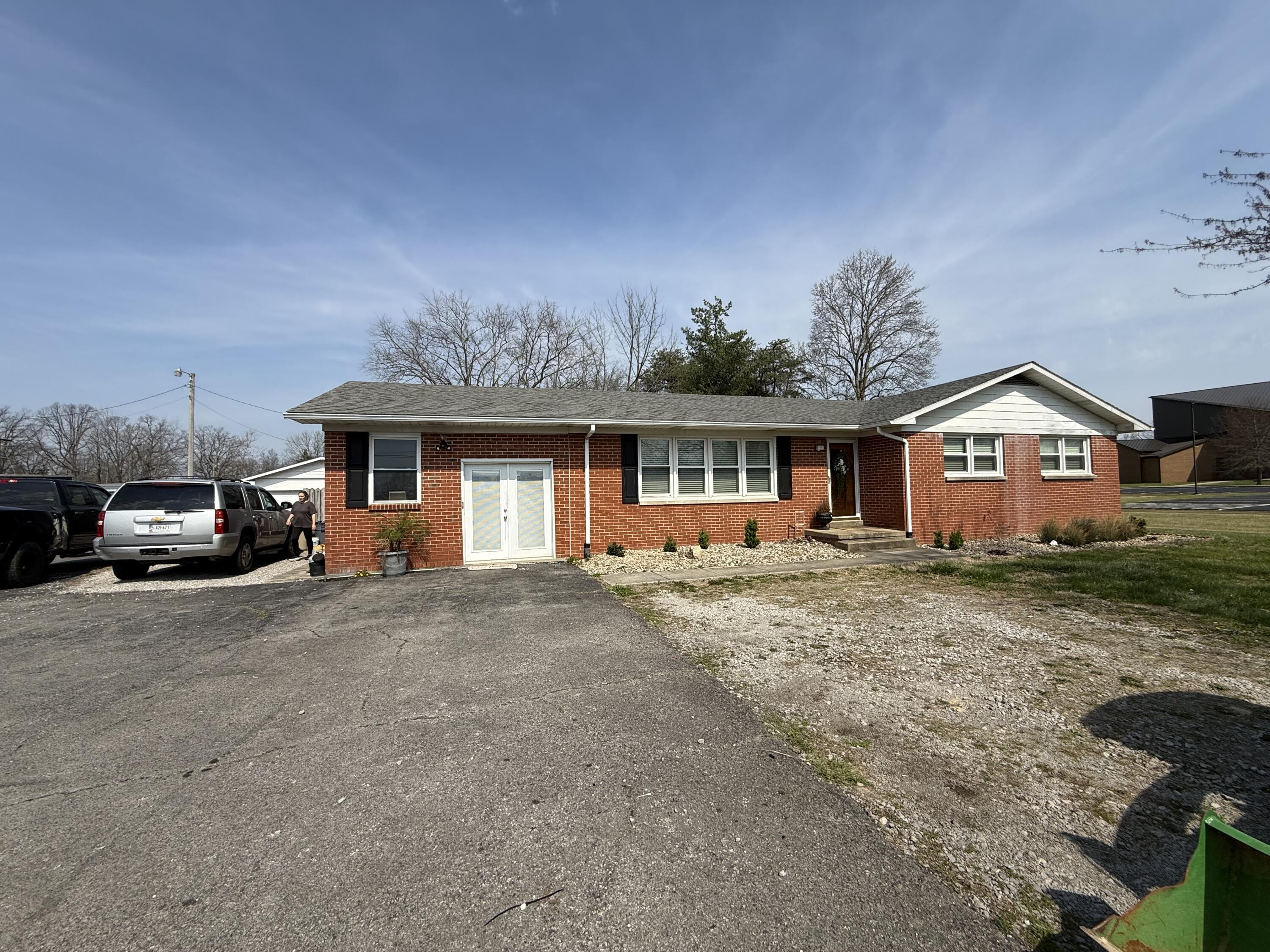 286 E Steve Wariner Drive Property Photo 8