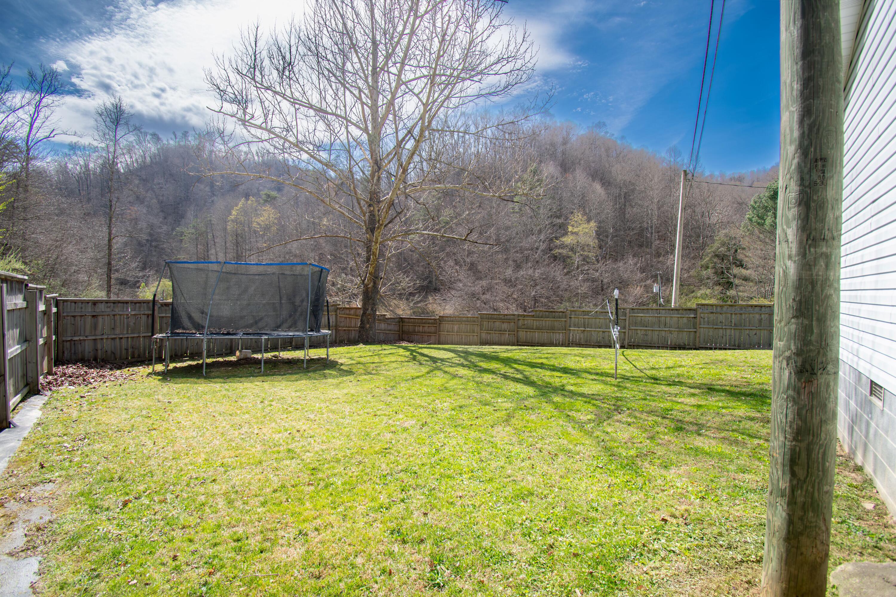 706 Abner Fork Road Property Photo 3