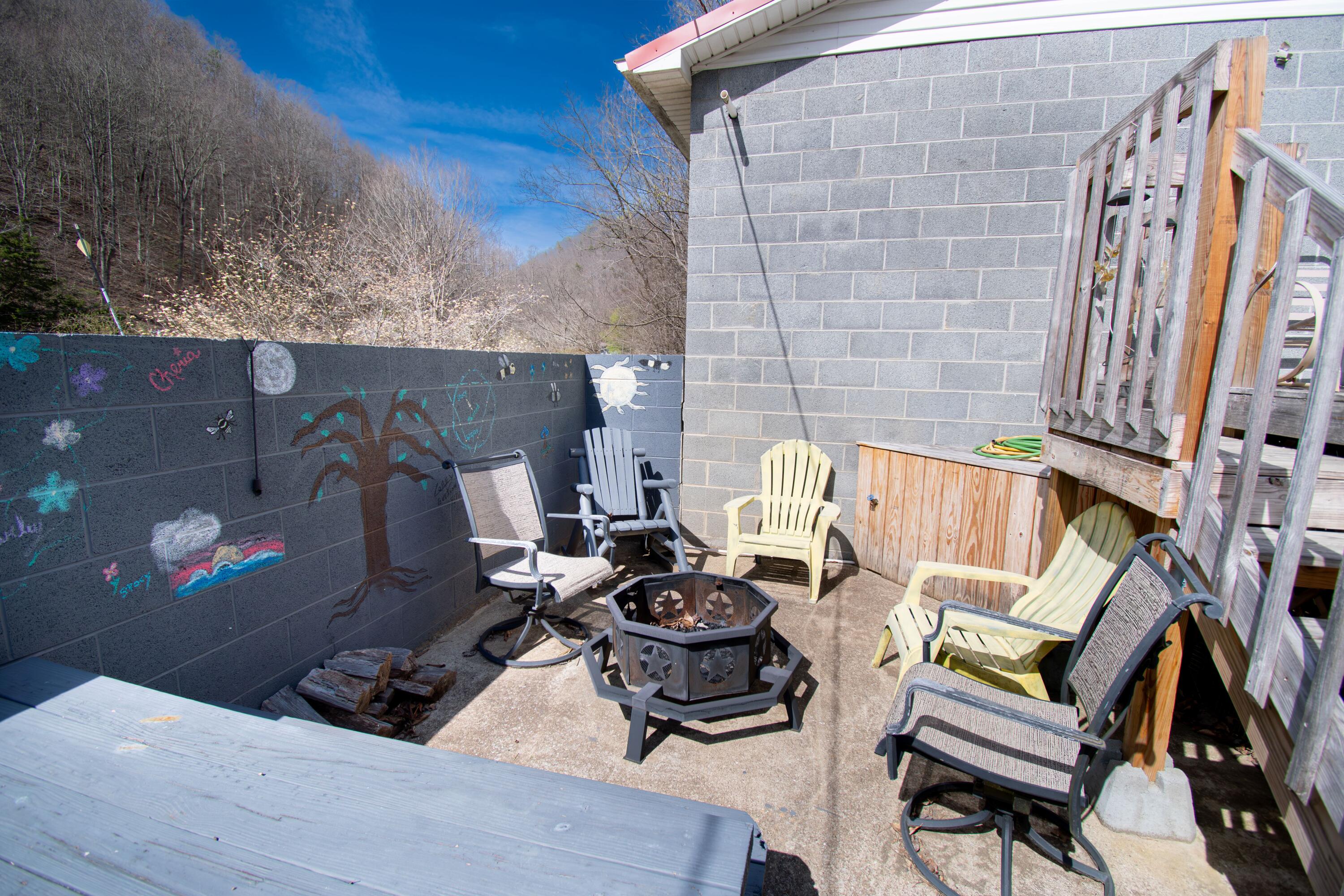 706 Abner Fork Road Property Photo 7