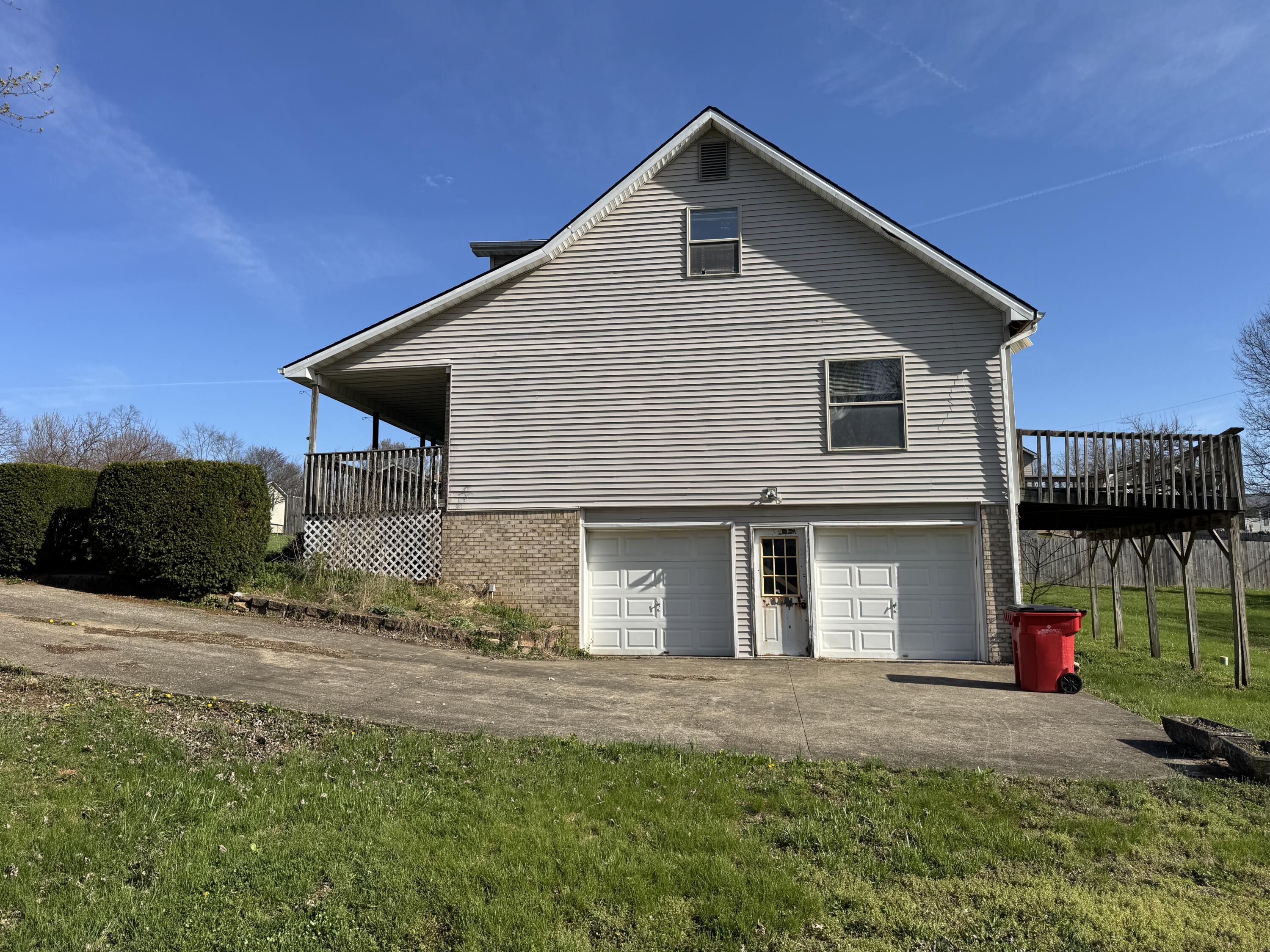 105 Waverly Lane Property Photo 4