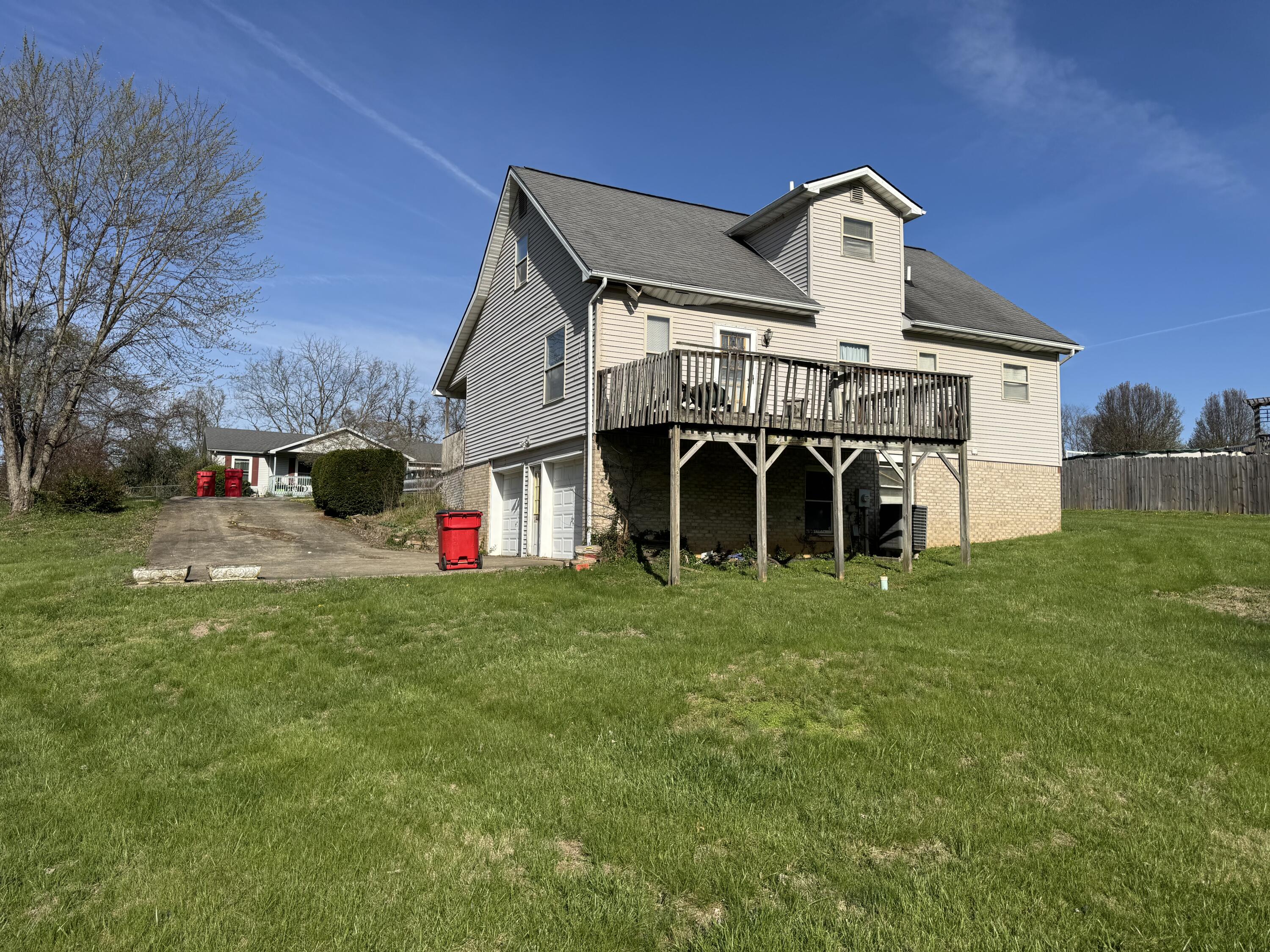105 Waverly Lane Property Photo 5