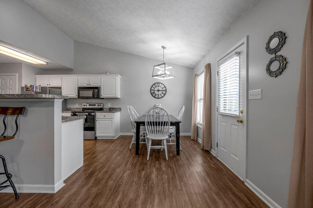 128 Wooded Way Property Photo 10
