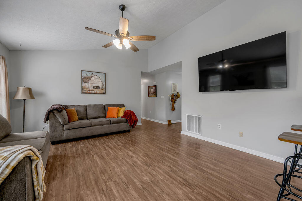 128 Wooded Way Property Photo 12