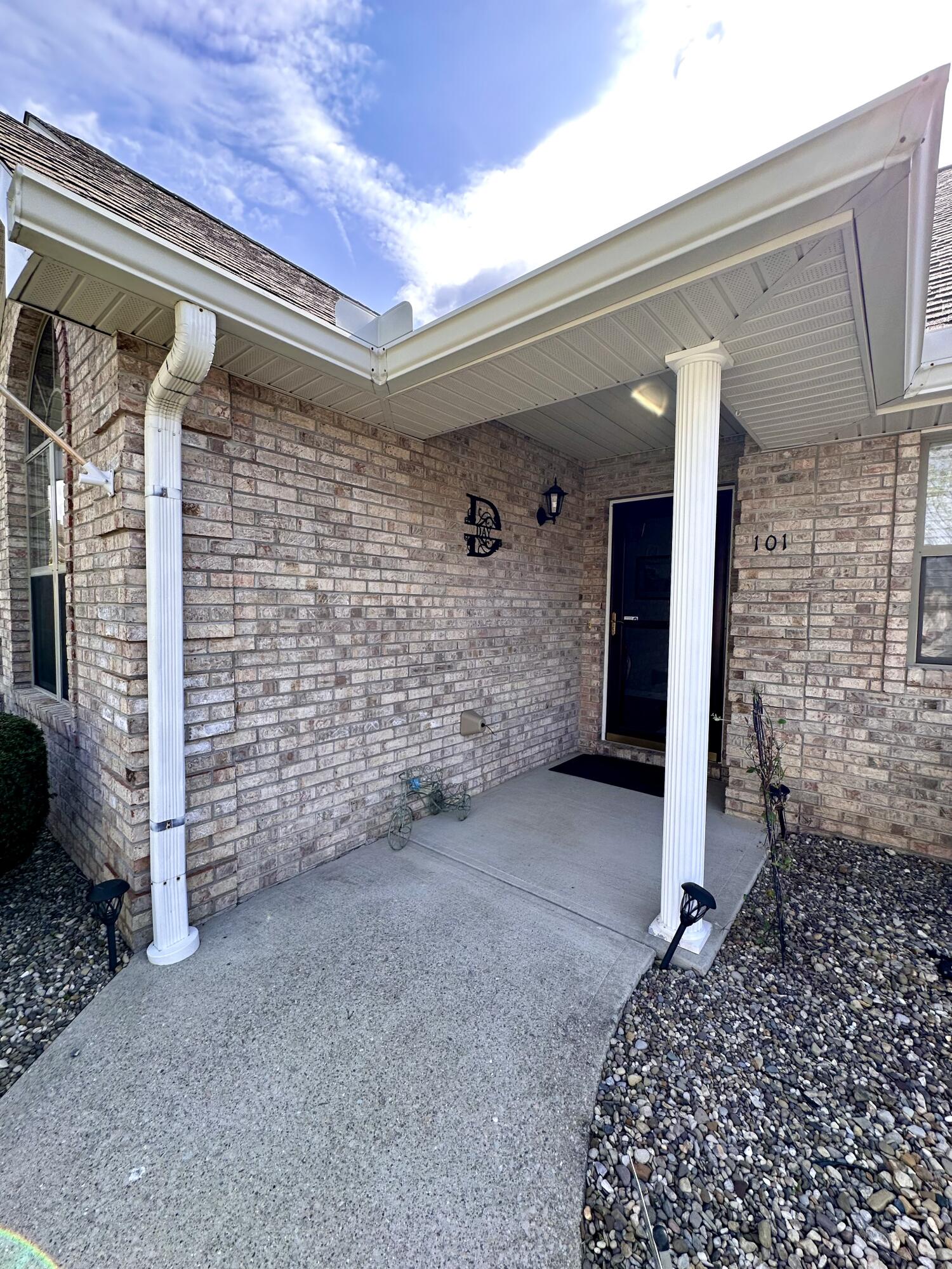 101 Village Drive Property Photo 14