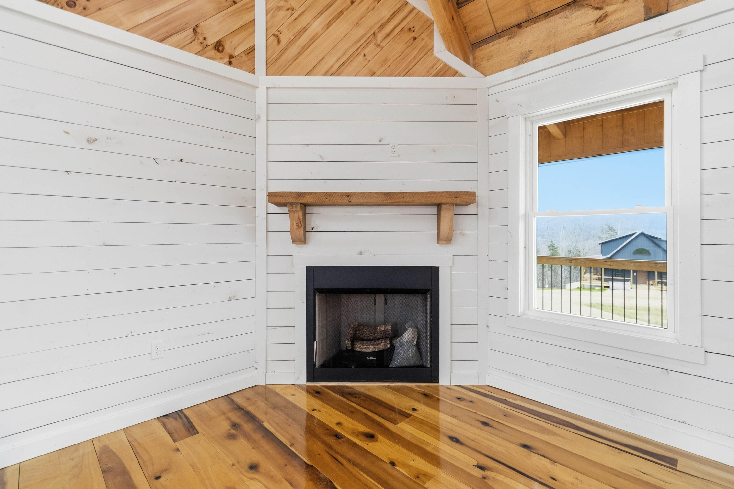 360 Pumpkin Creek Circle Property Photo 7