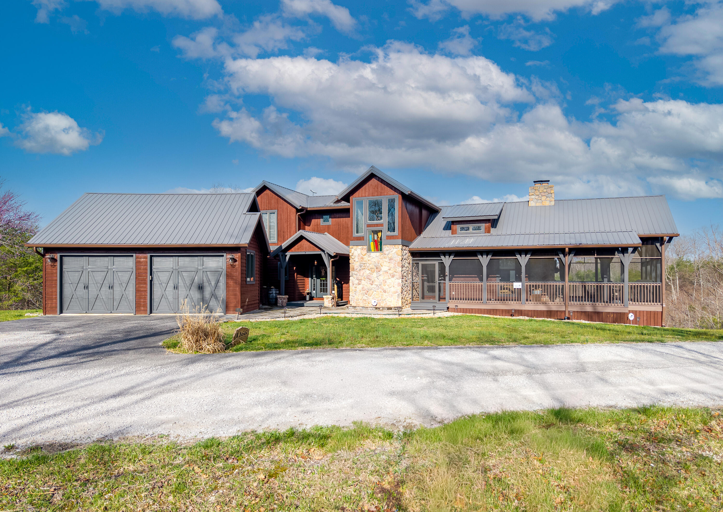 1166 Sandstone Point Trail Property Photo 3