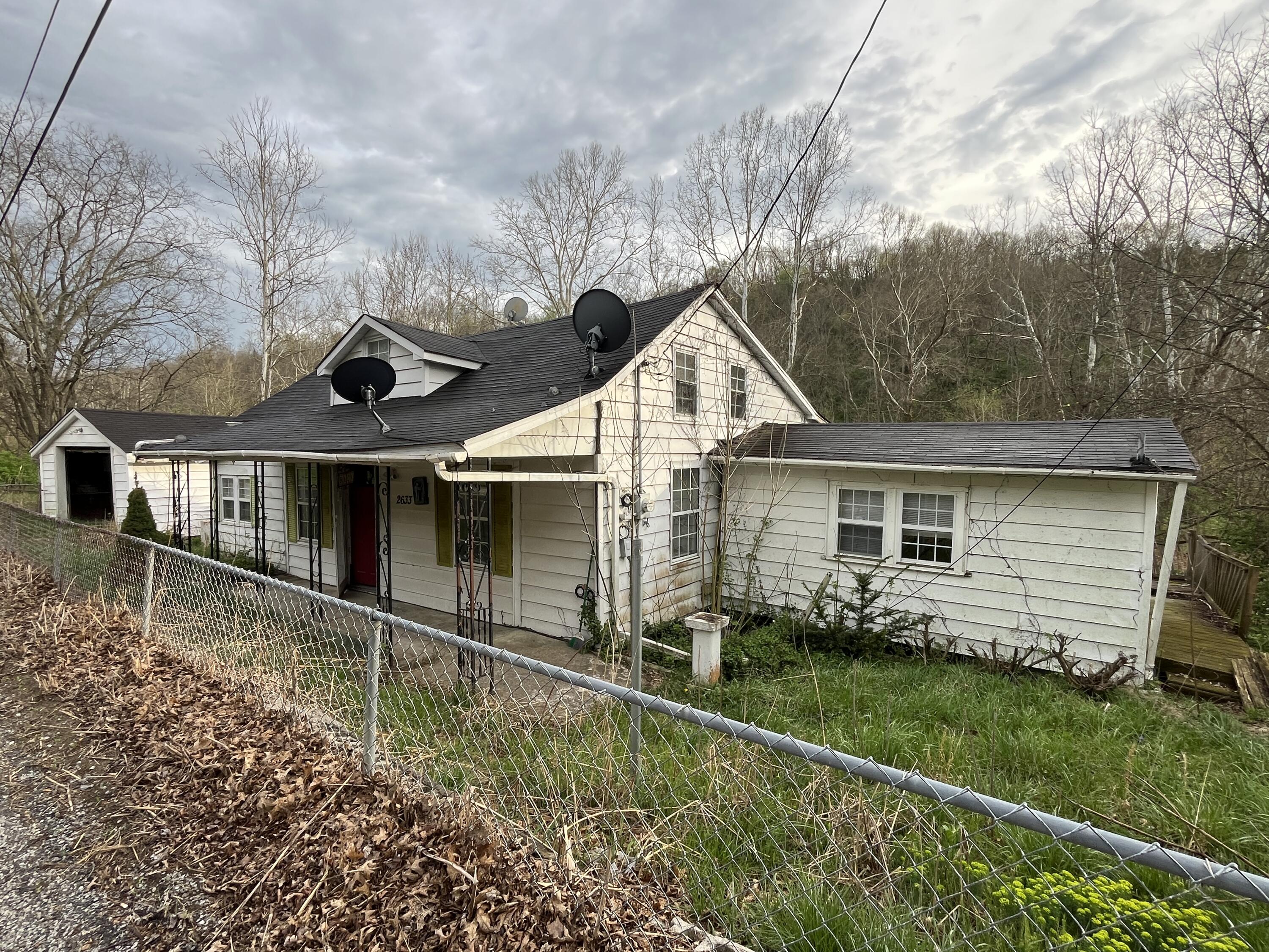 2633 Tates Creek Road Property Photo 4