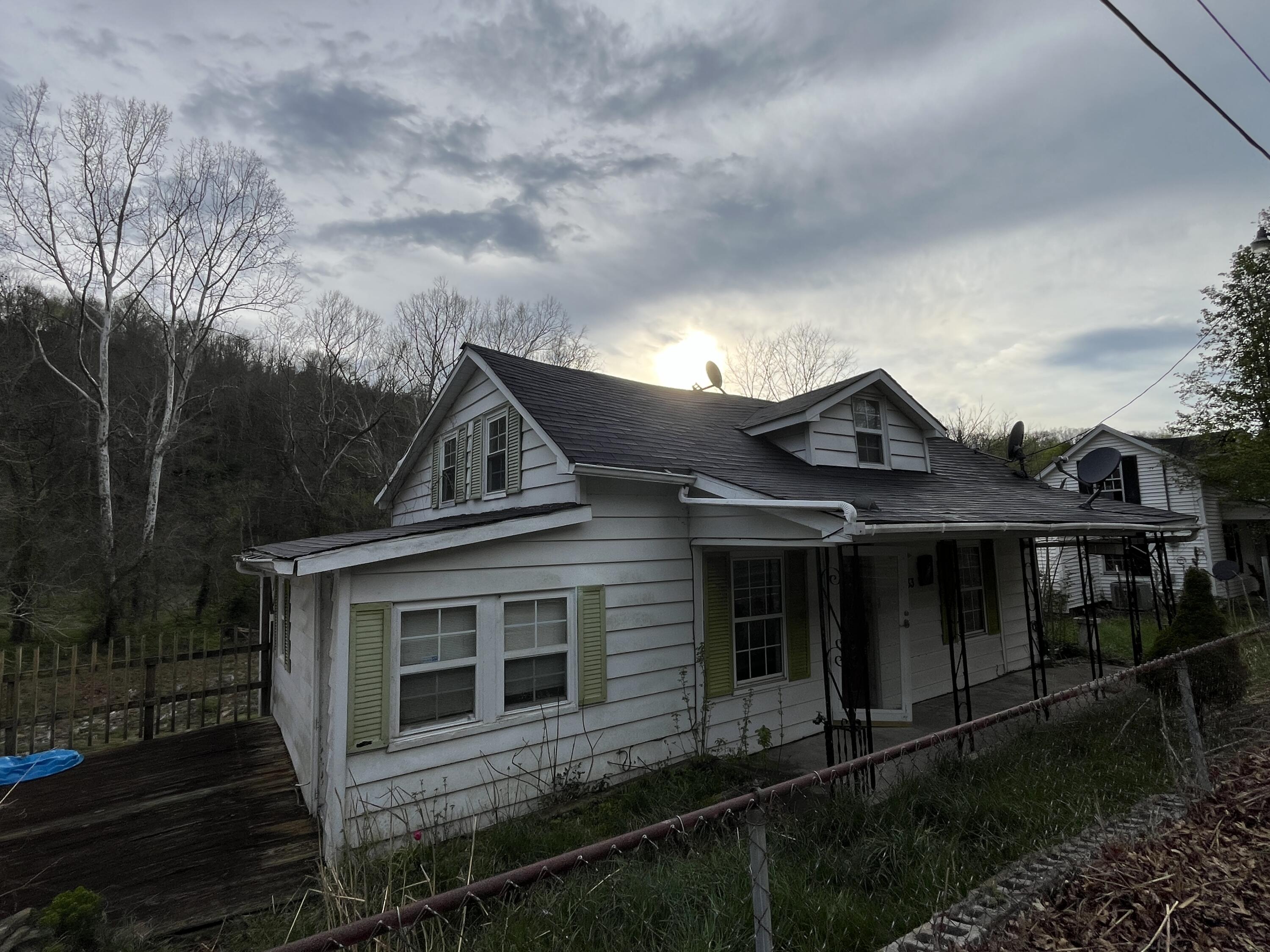 2633 Tates Creek Road Property Photo 5
