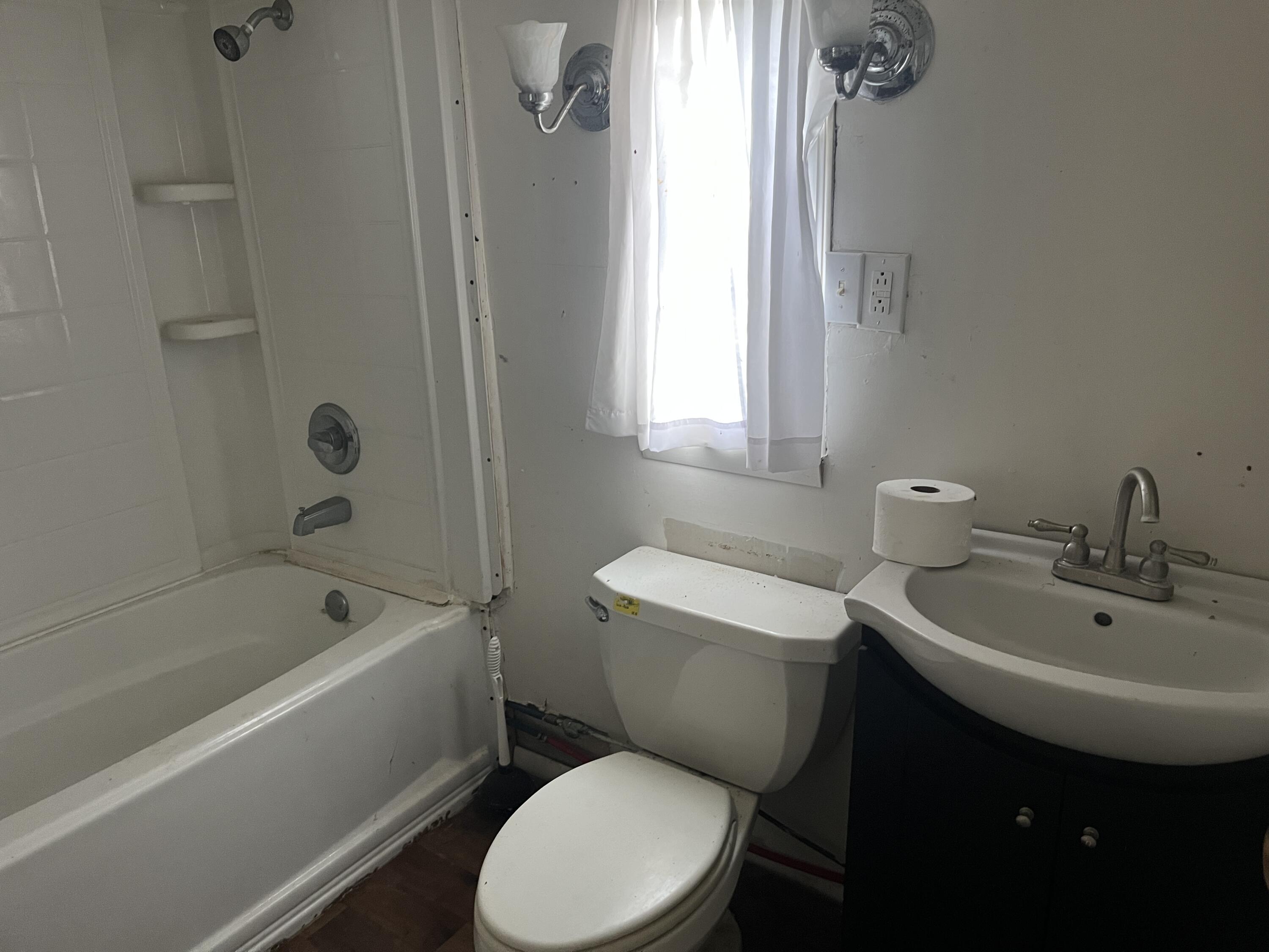 2633 Tates Creek Road Property Photo 12