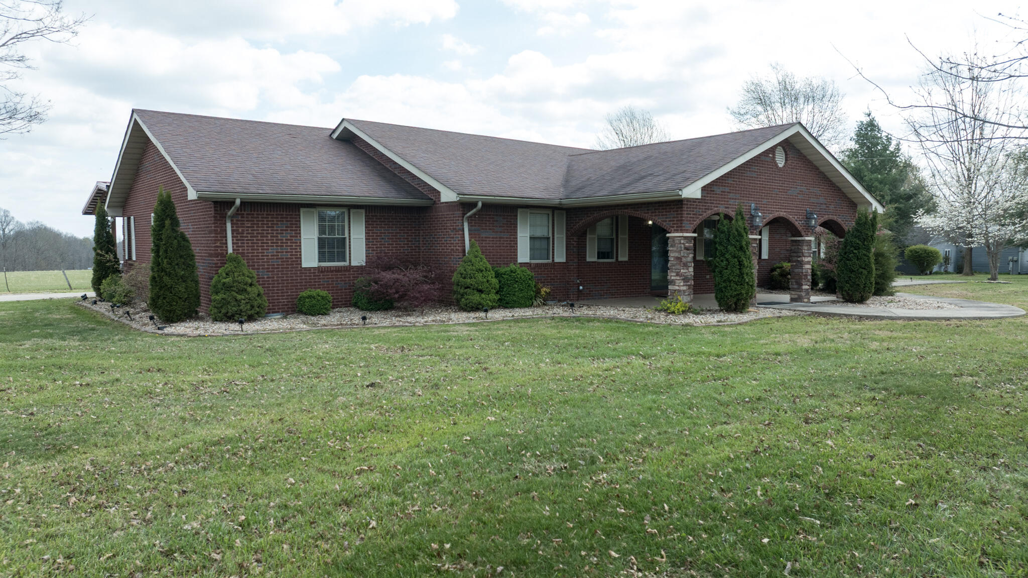 77 Deerfield Lane Property Photo 3