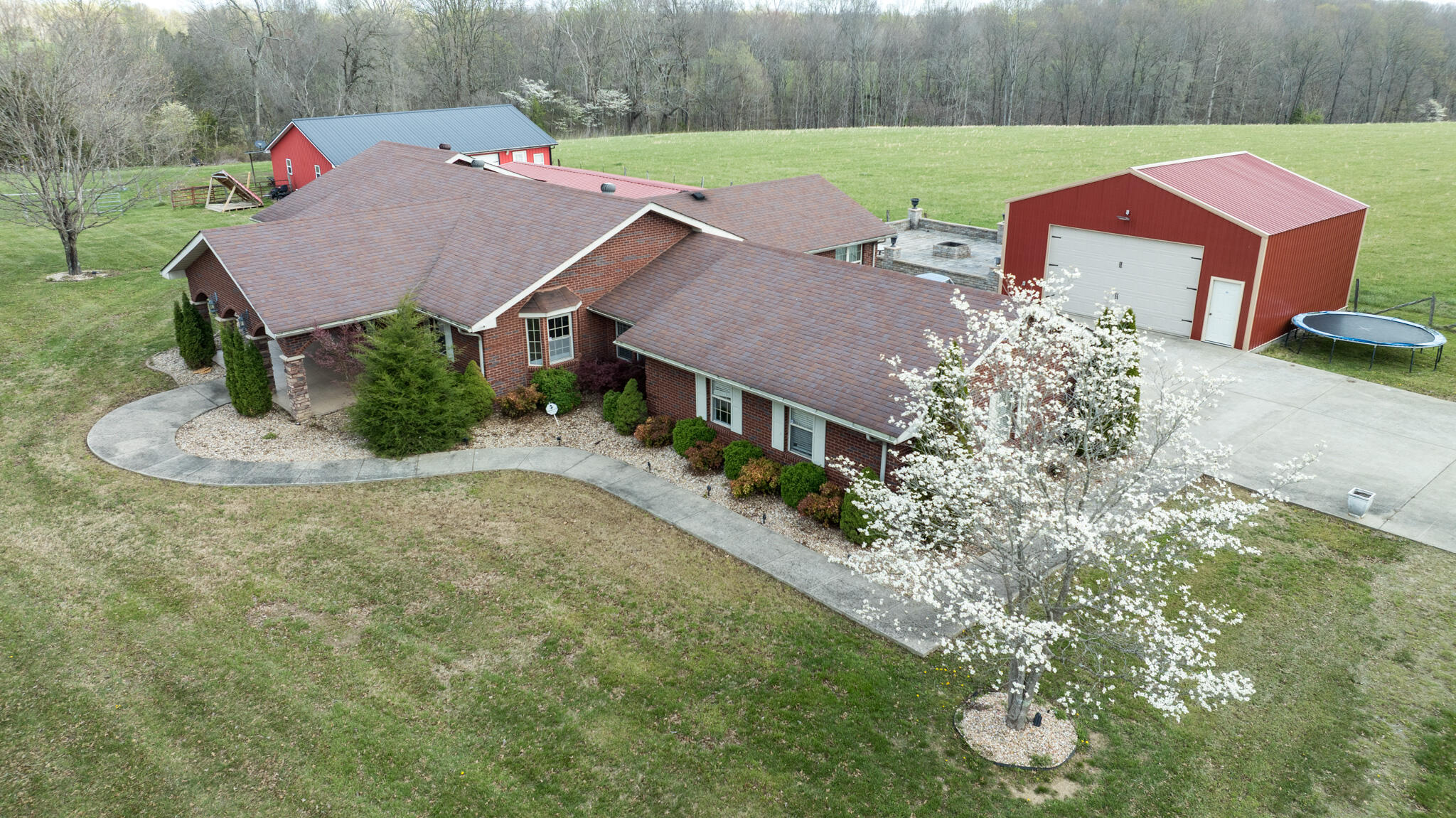 77 Deerfield Lane Property Photo 4