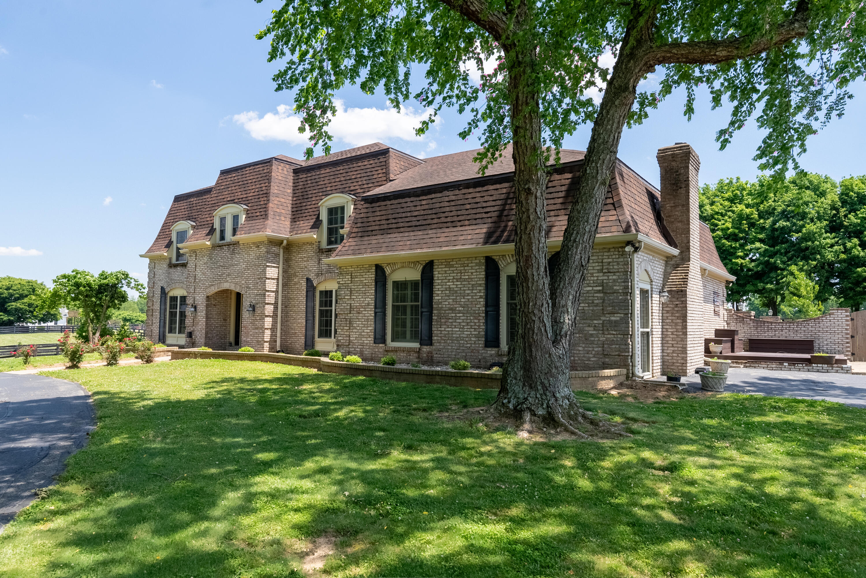 1830 Jacks Creek Pike Property Photo 4