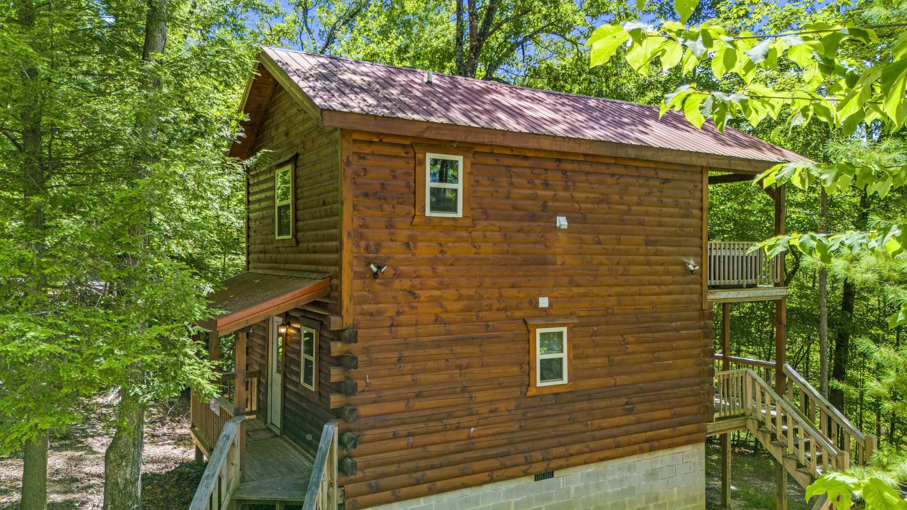480 Village Drive Property Photo 6