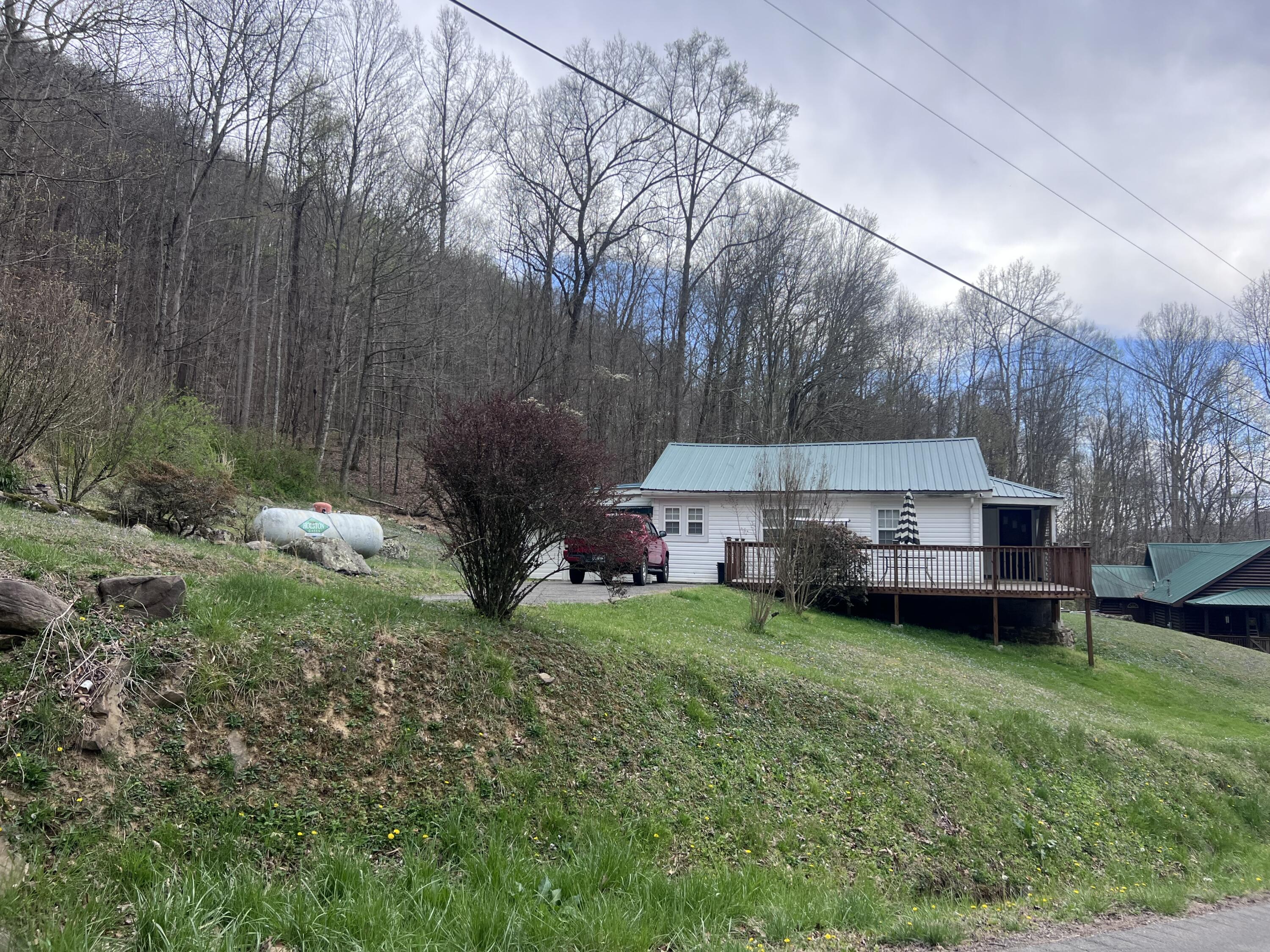 20751 State Hwy 190 Property Photo 1
