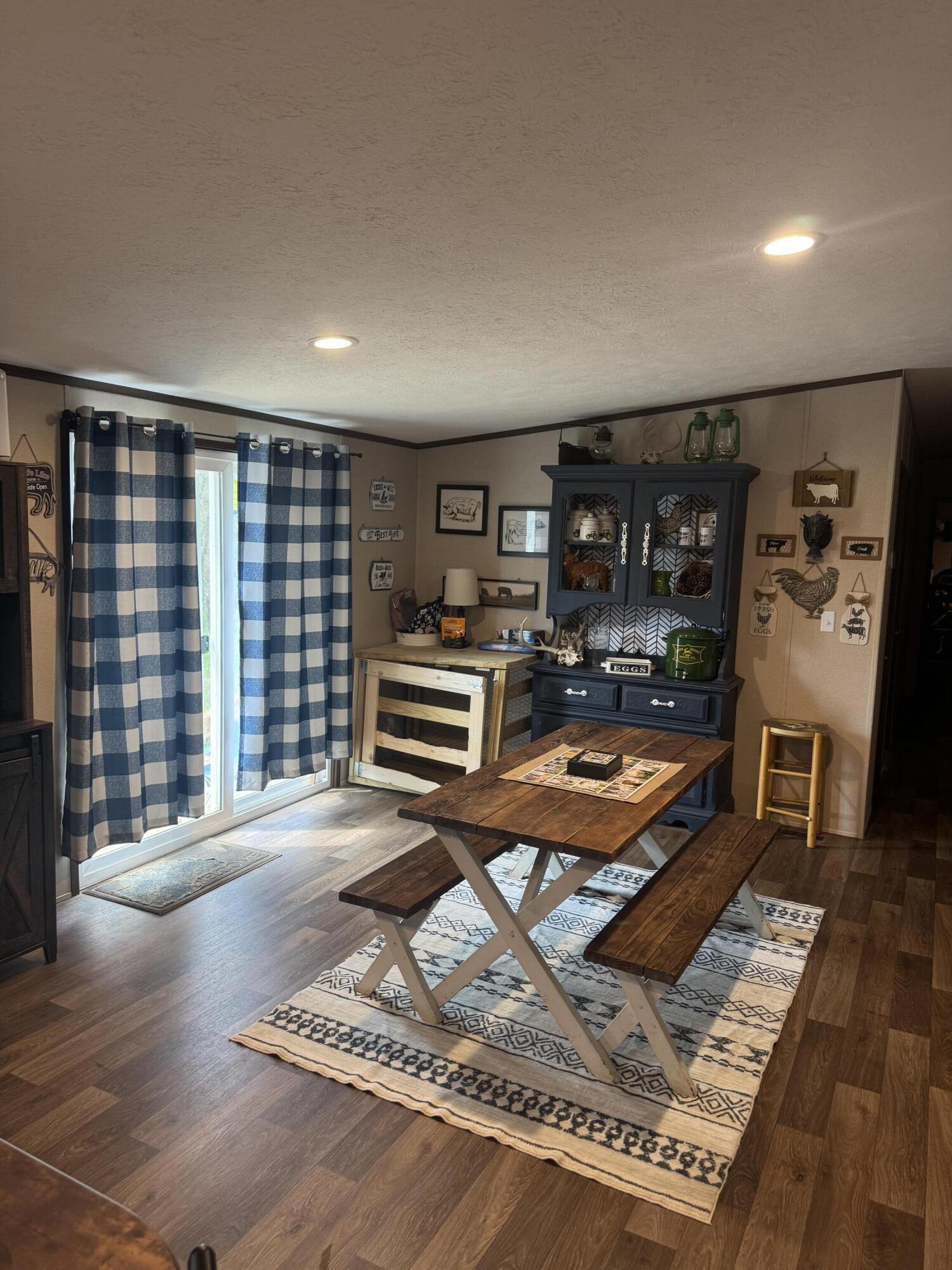 717 Highway 441 Property Photo 5