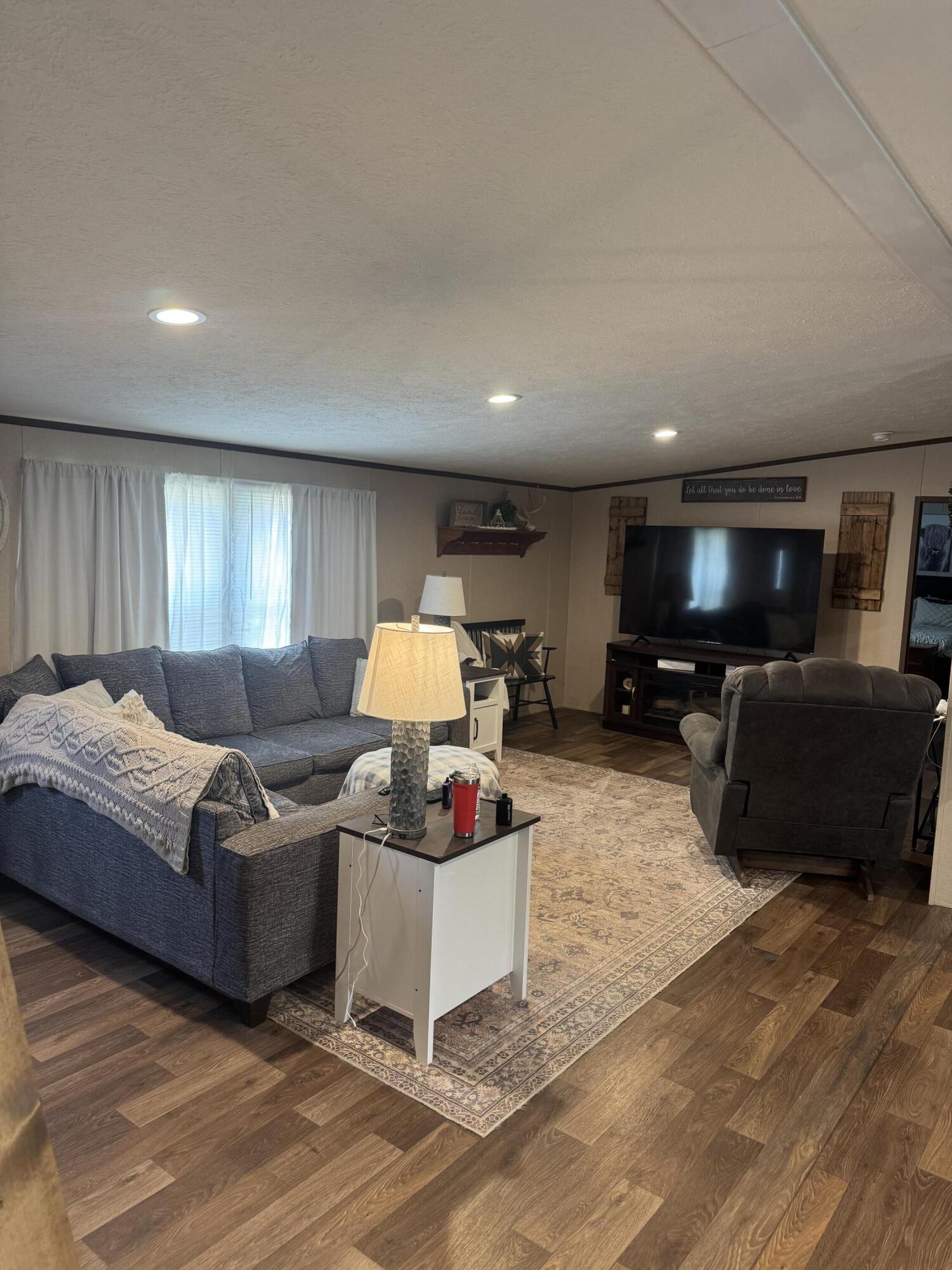 717 Highway 441 Property Photo 6