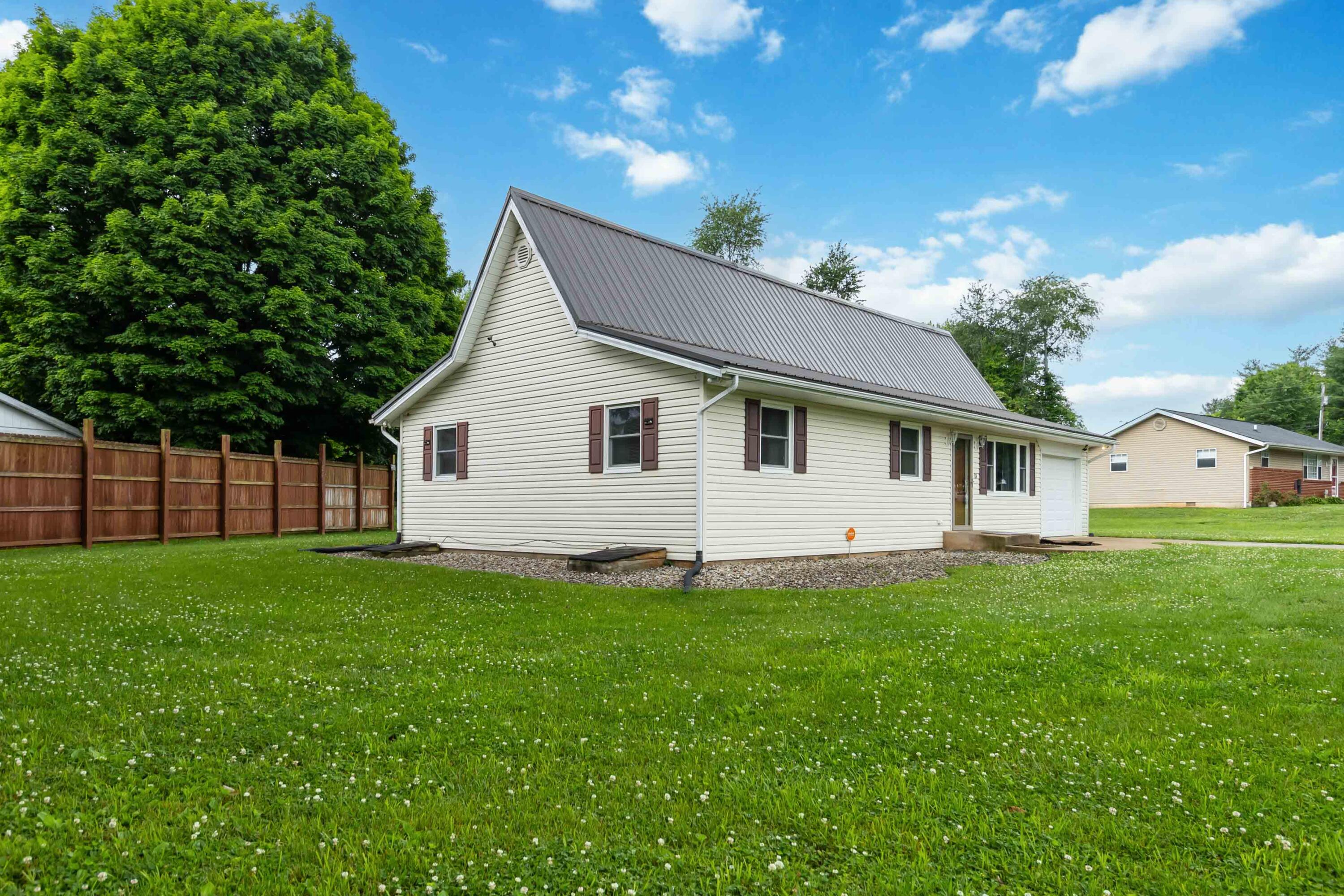 5118 Beechwood Drive Property Photo 4