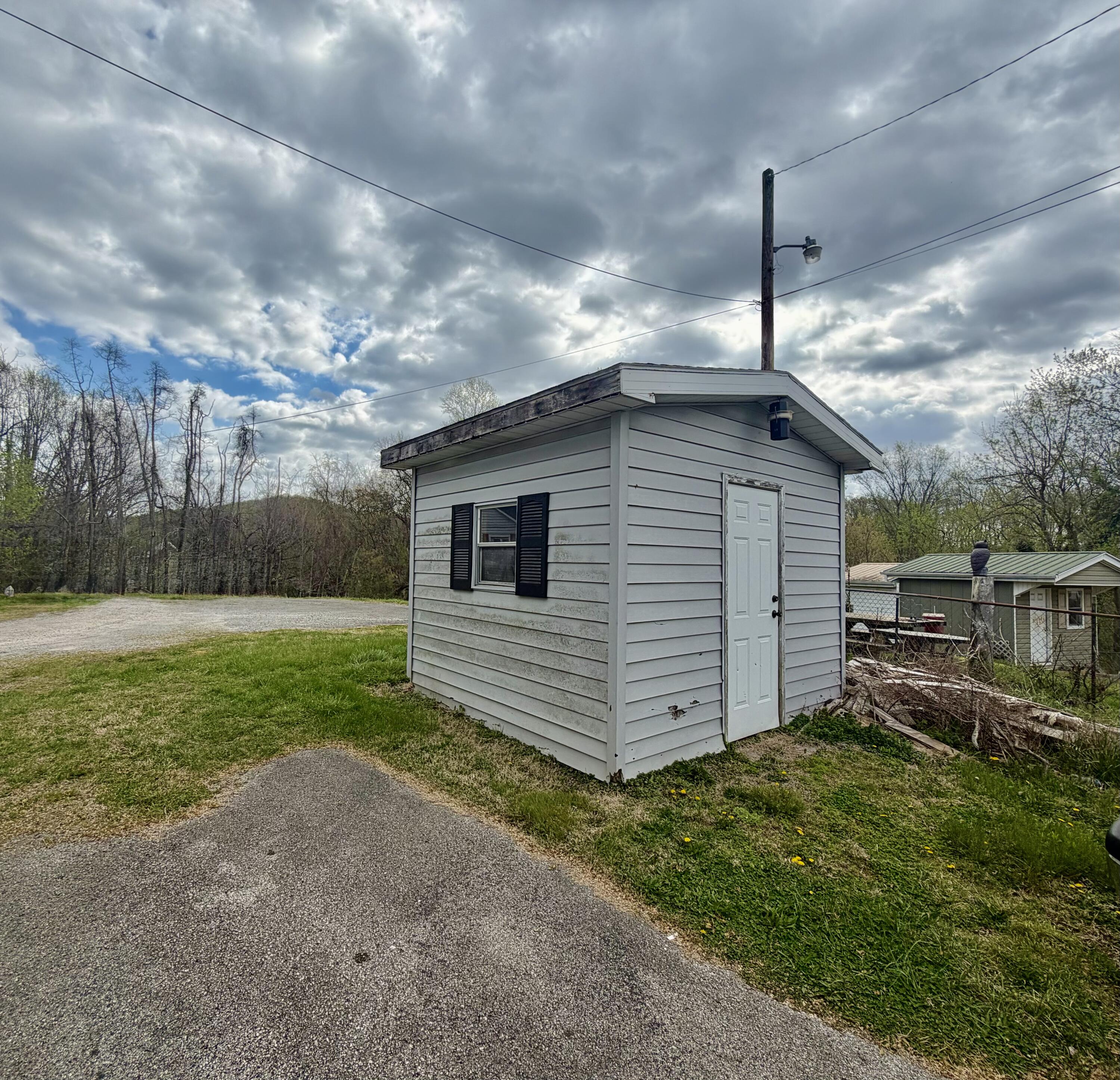 110 Jacksboro Street Property Photo 11