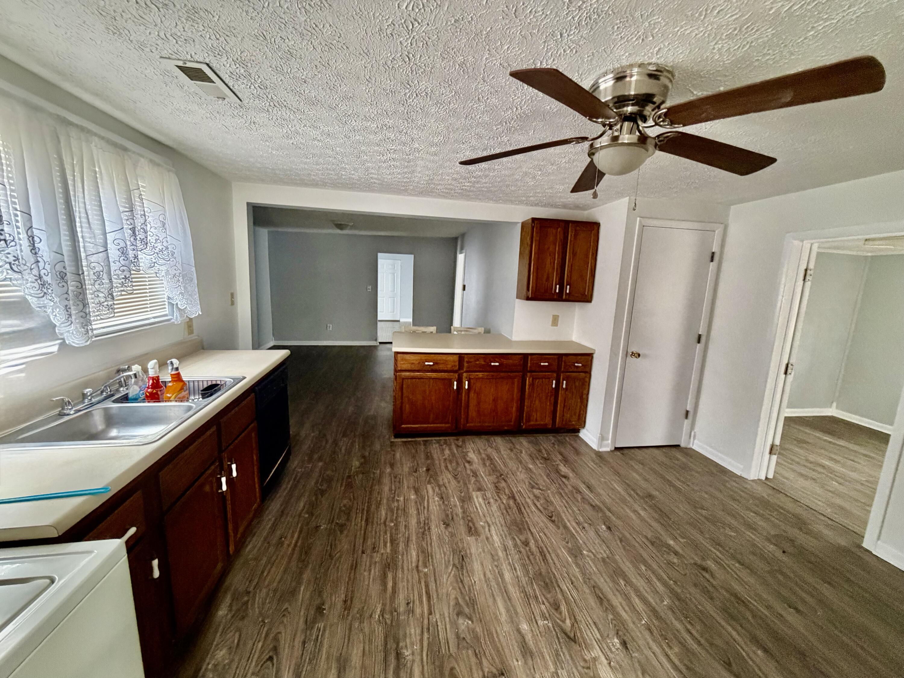 110 Jacksboro Street Property Photo 15