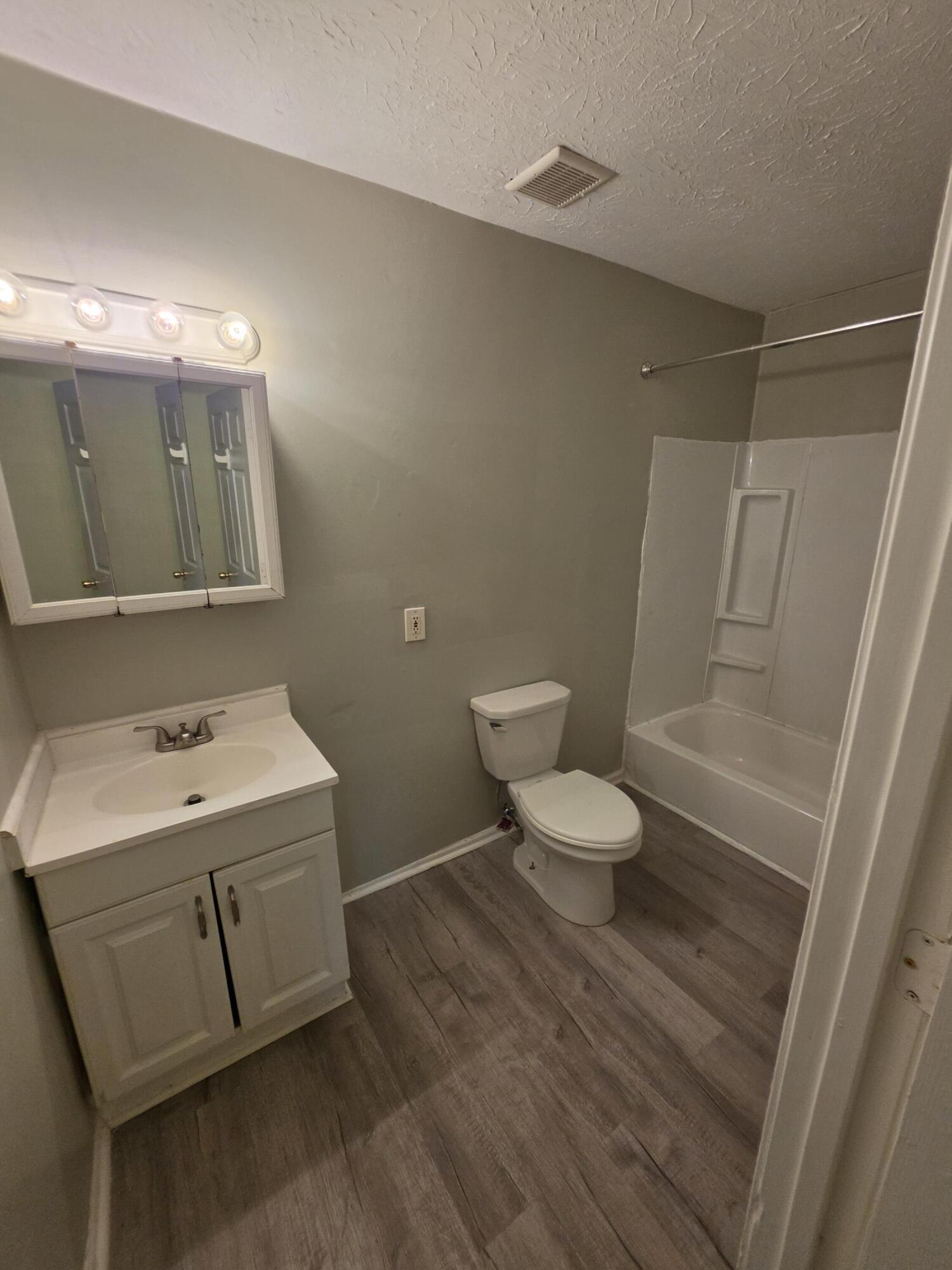 523 1/2 Ohio Street Property Photo 7
