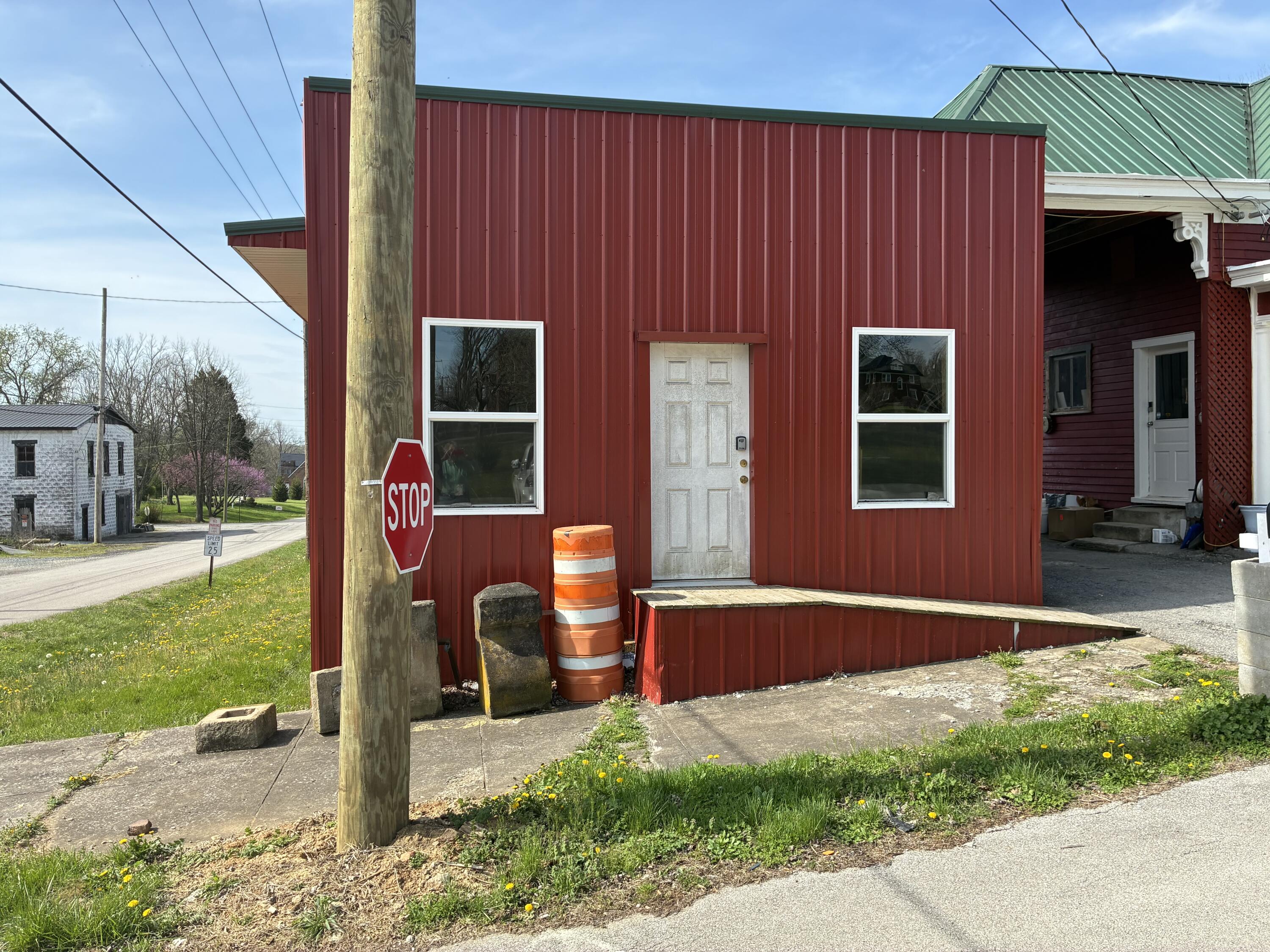 115 E 5th Street Property Photo 2