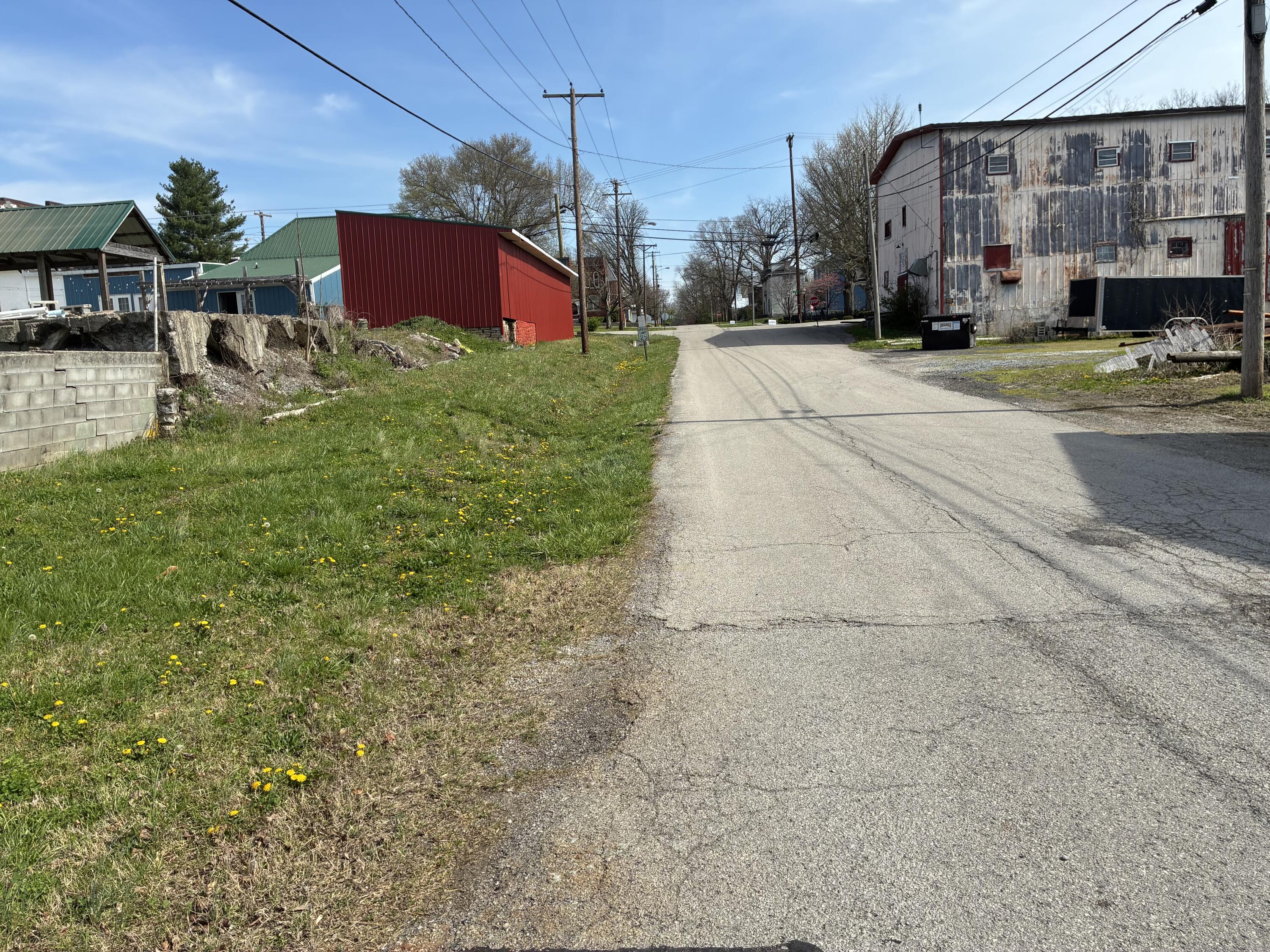 115 E 5th Street Property Photo 4