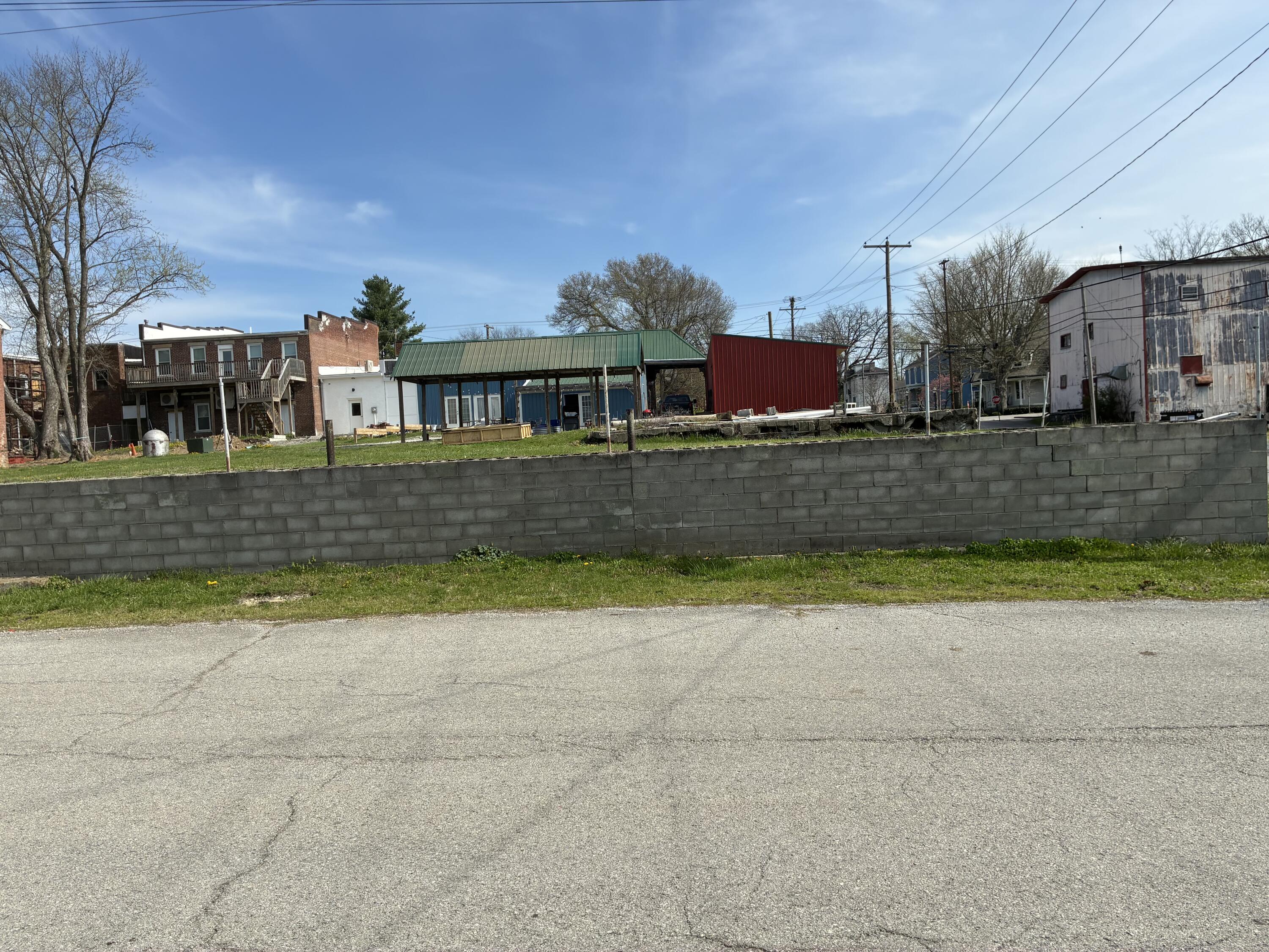 115 E 5th Street Property Photo 5