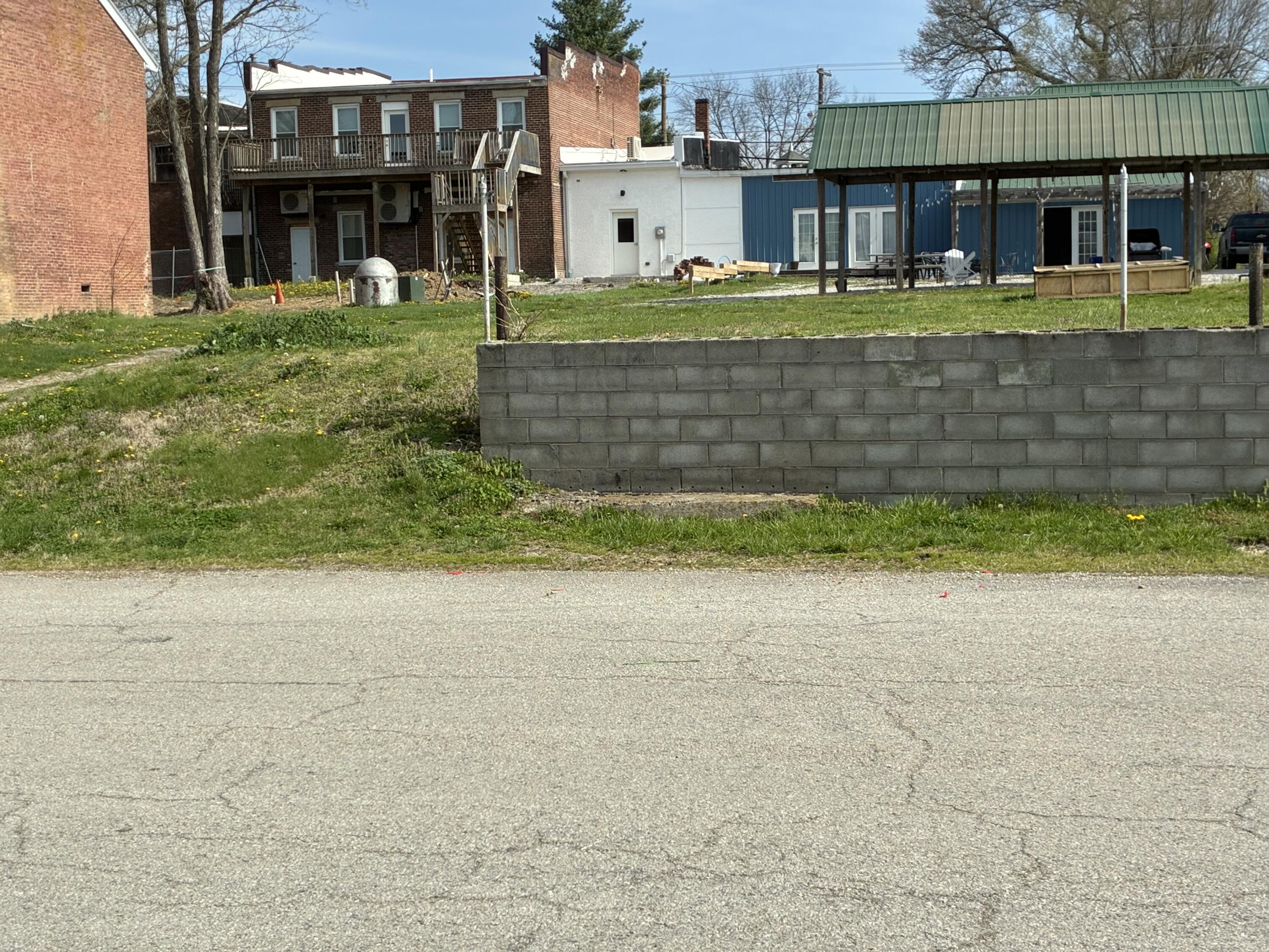 115 E 5th Street Property Photo 7