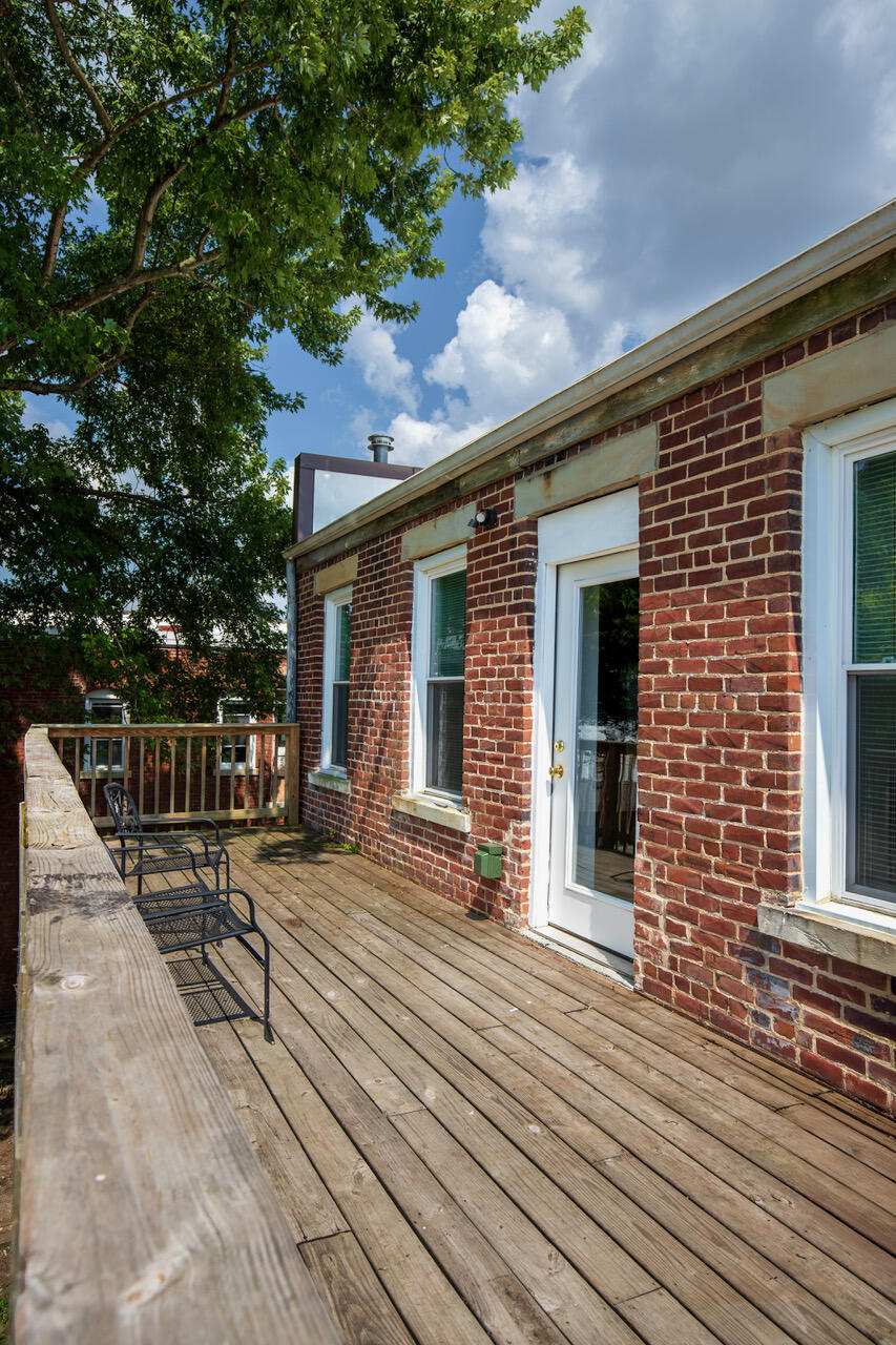 105 E 5th Street Property Photo 14