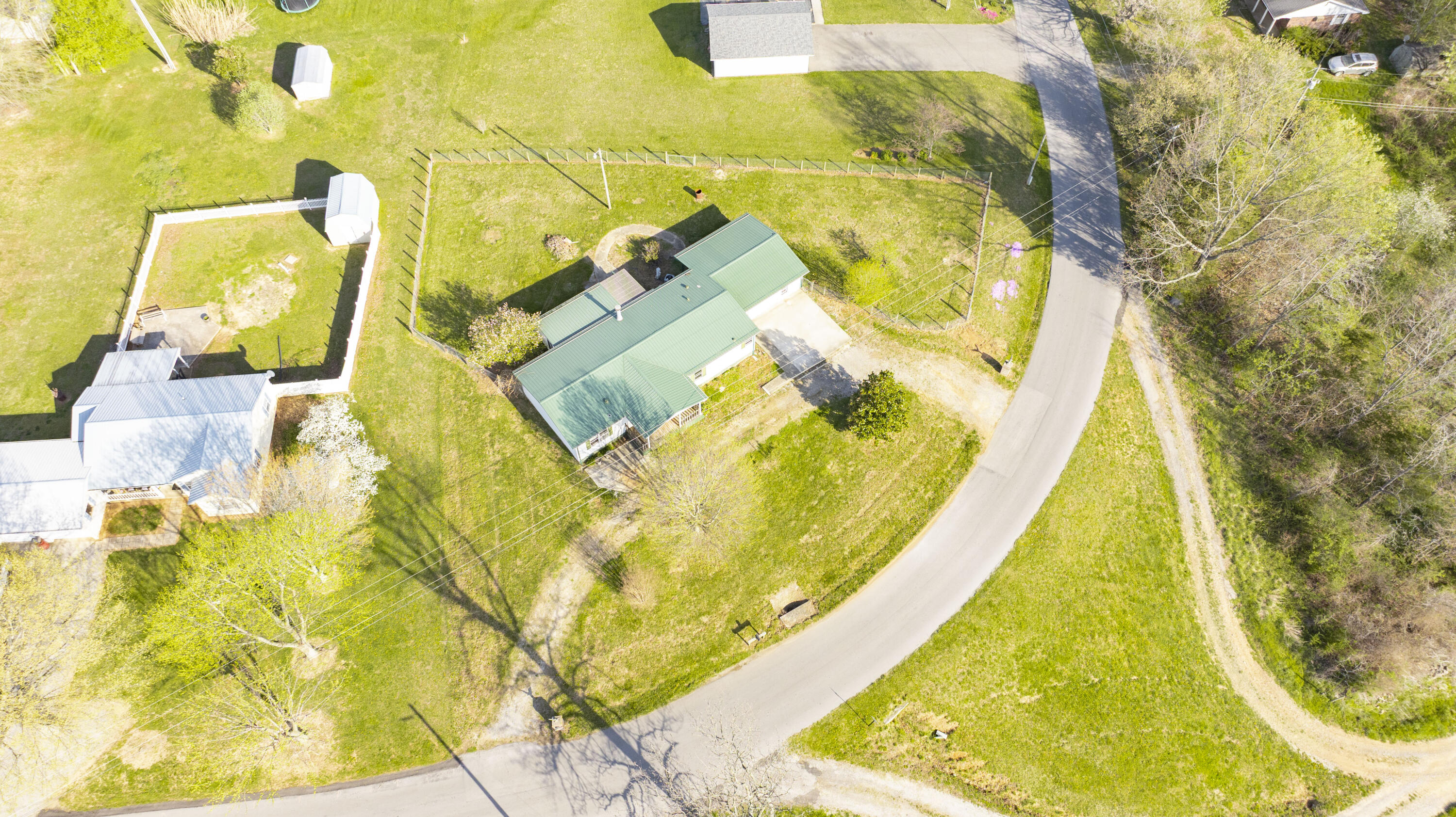 1015 Old Fall Creek Road Property Photo 2